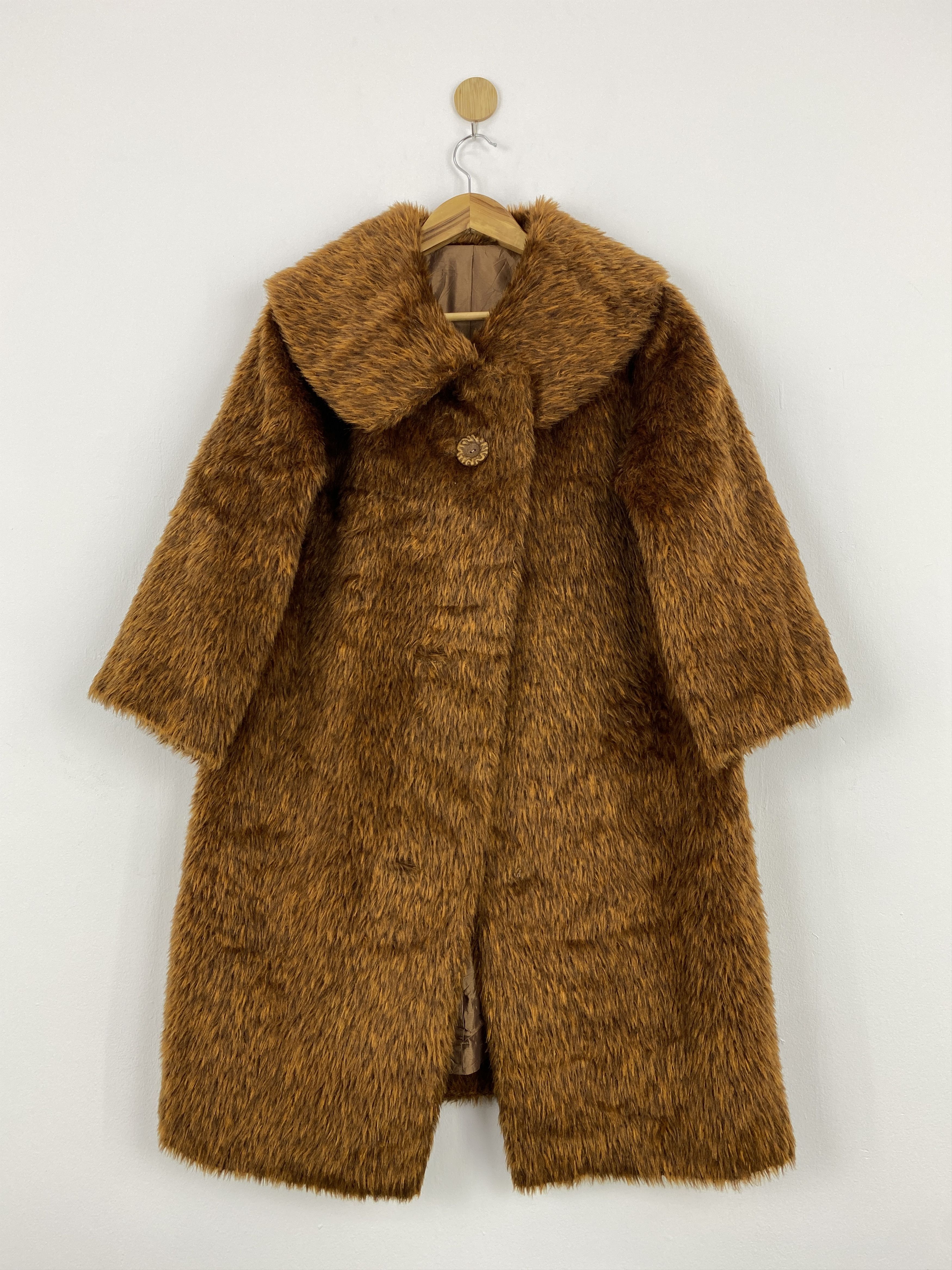 Japanese Brand Vintage Japanese Brand Mitsuya Fur Coat Max Mara Style J1730 Size US L / EU 52-54 / 3 - 1 Thumbnail