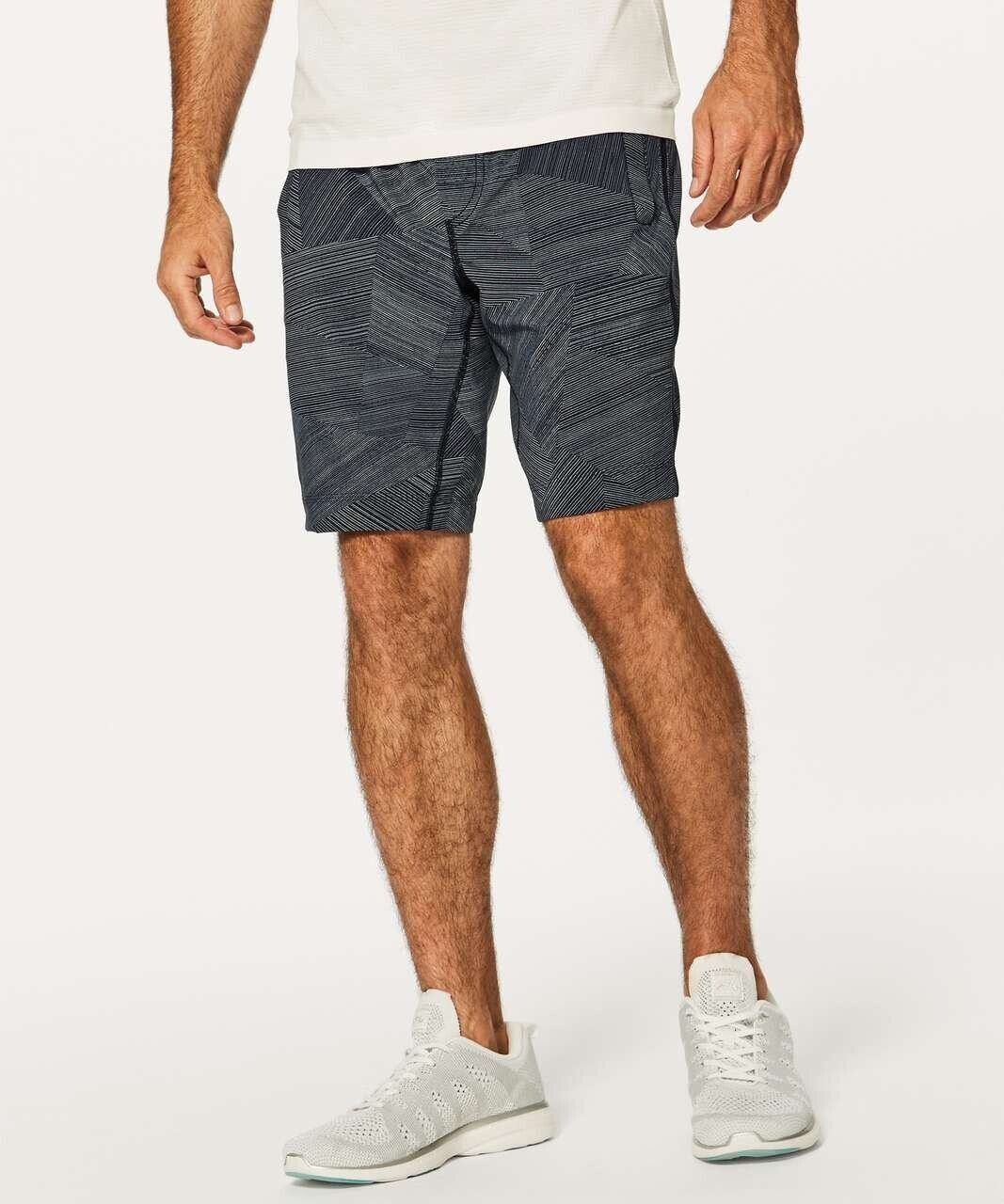 Lululemon Lululemon Pace Breaker Shorts Lined 9" Etch Light Cast Black Size US 30 / EU 46 - 1 Thumbnail