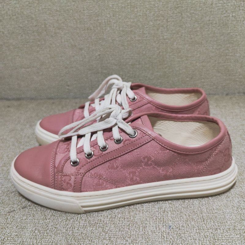 Gucci Gucci Stylish Casual Sneakers for Women 0079 Size US 5 / IT 35 - 1 Thumbnail
