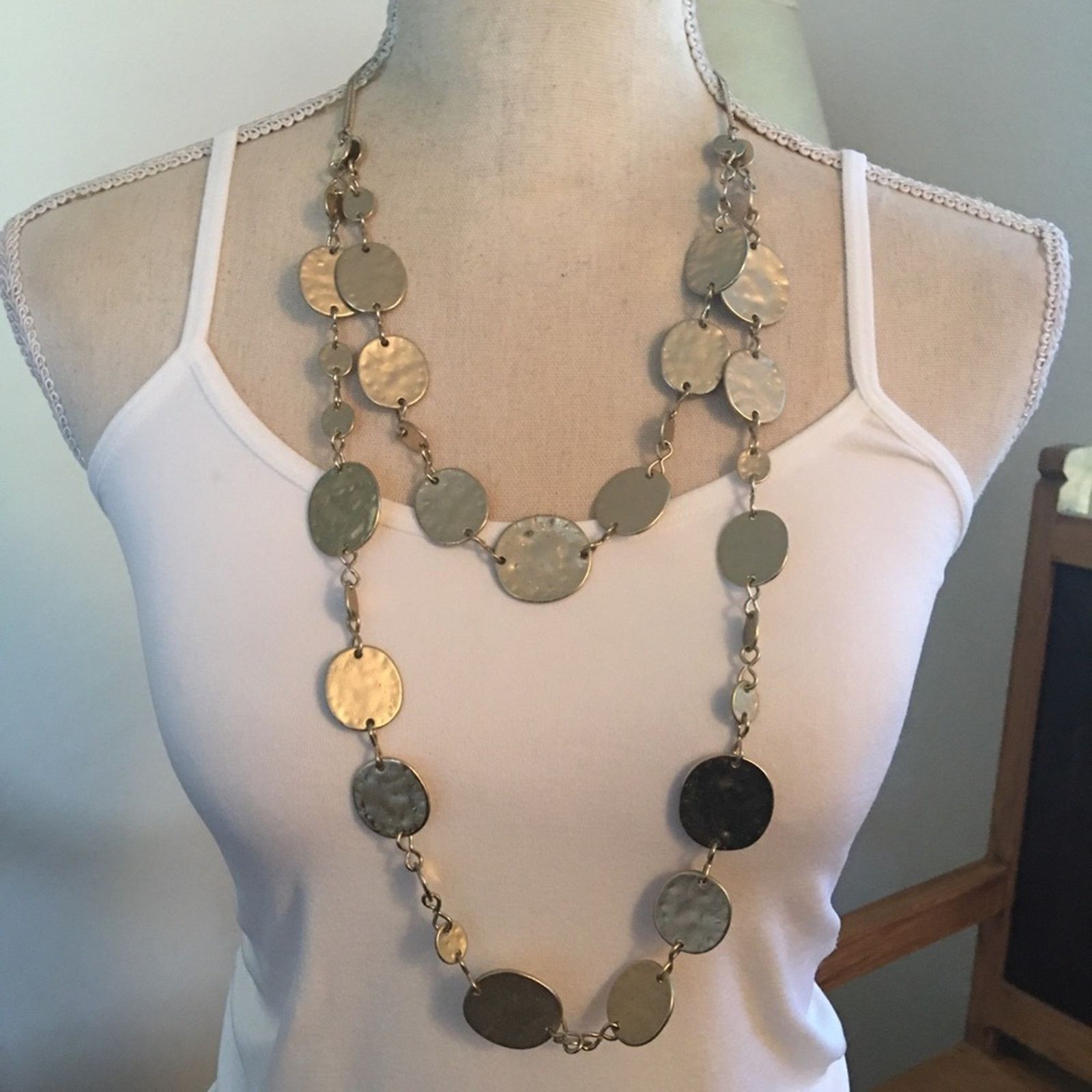 Express Express hammered gold disc layered necklace Size ONE SIZE - 1 Thumbnail