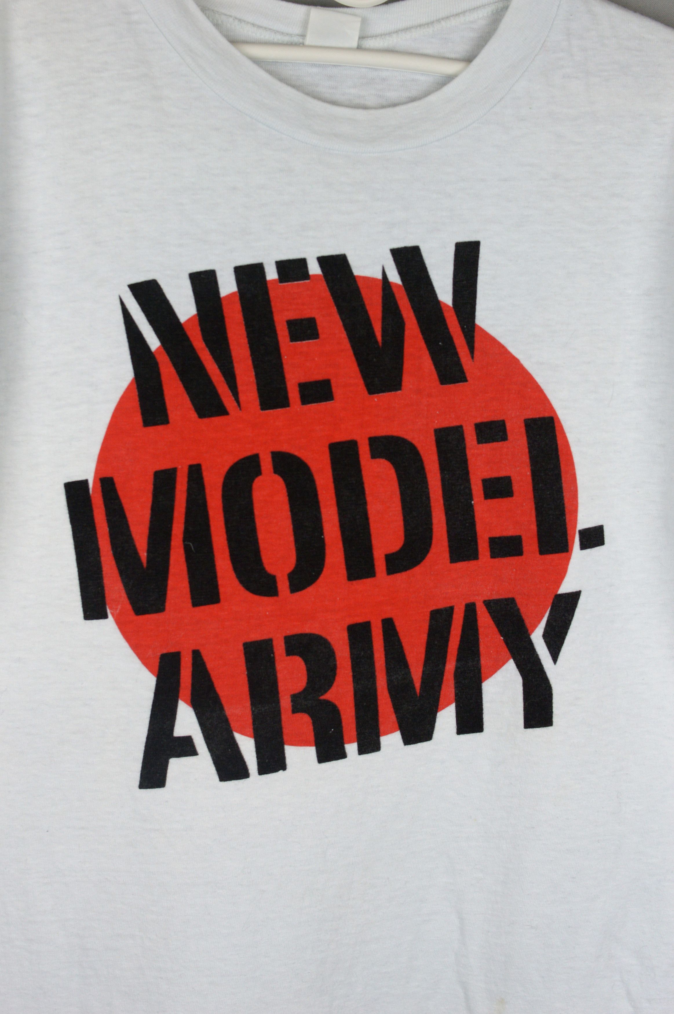 Vintage Vintage New Model Army 80s t shirt Size US L / EU 52-54 / 3 - 2 Thumbnail