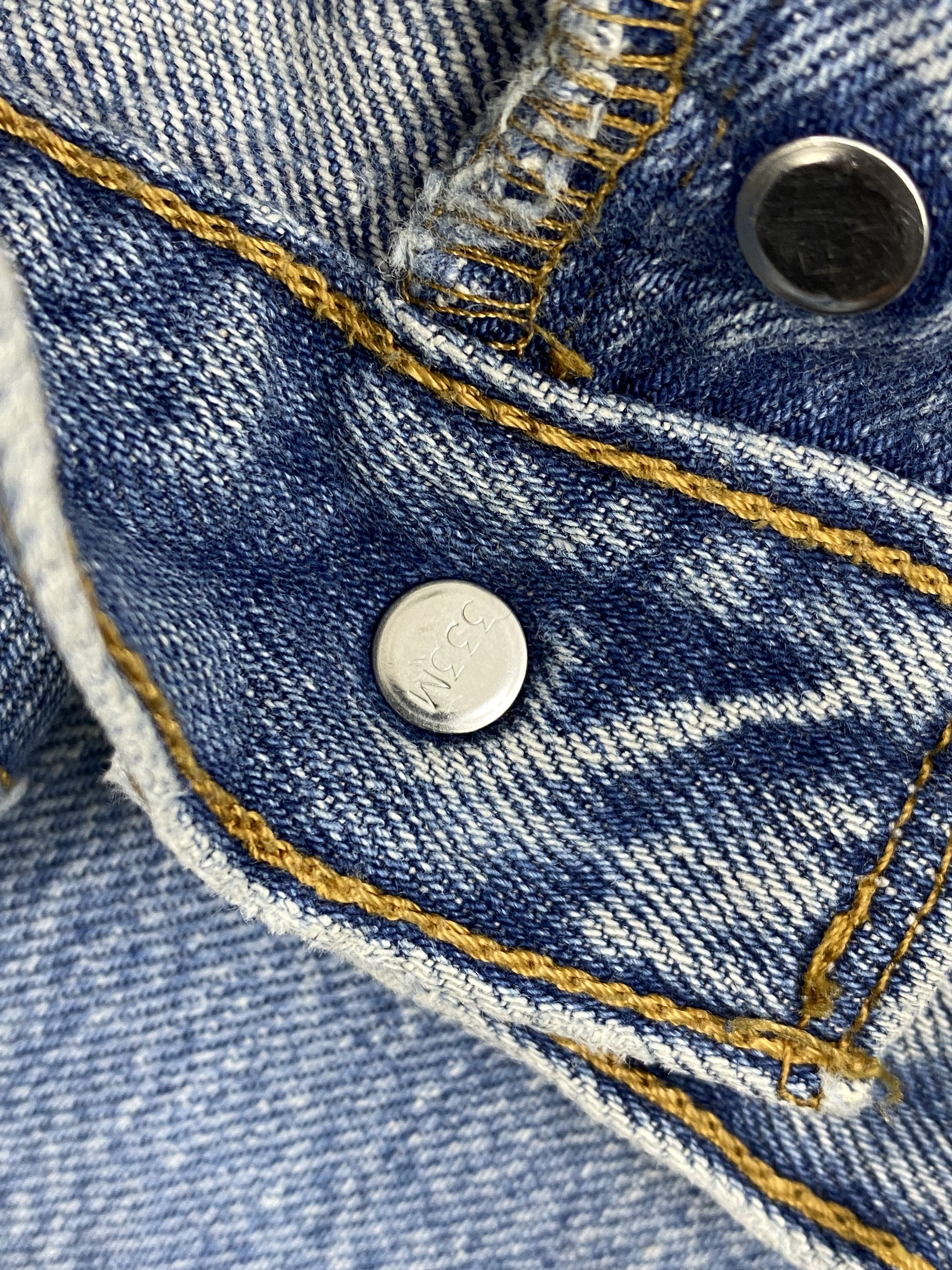 Levi's Vintage Levis 501 Ripped Jeans DP2662 Size US 33 - 12 Thumbnail