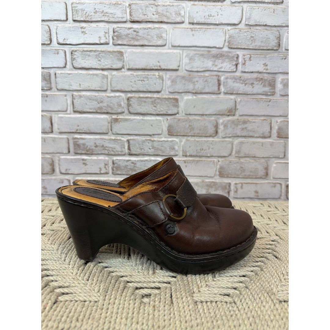 Born Born Clogs, Brown, 9, Used - Excellent Size US 9 / IT 39 - 3 Thumbnail