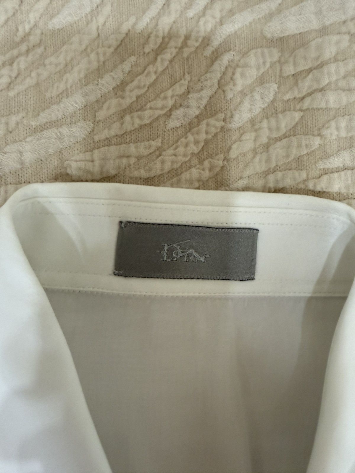 Dior Dress Shirt with Bee Embroidery Size US S / EU 44-46 / 1 - 3 Thumbnail