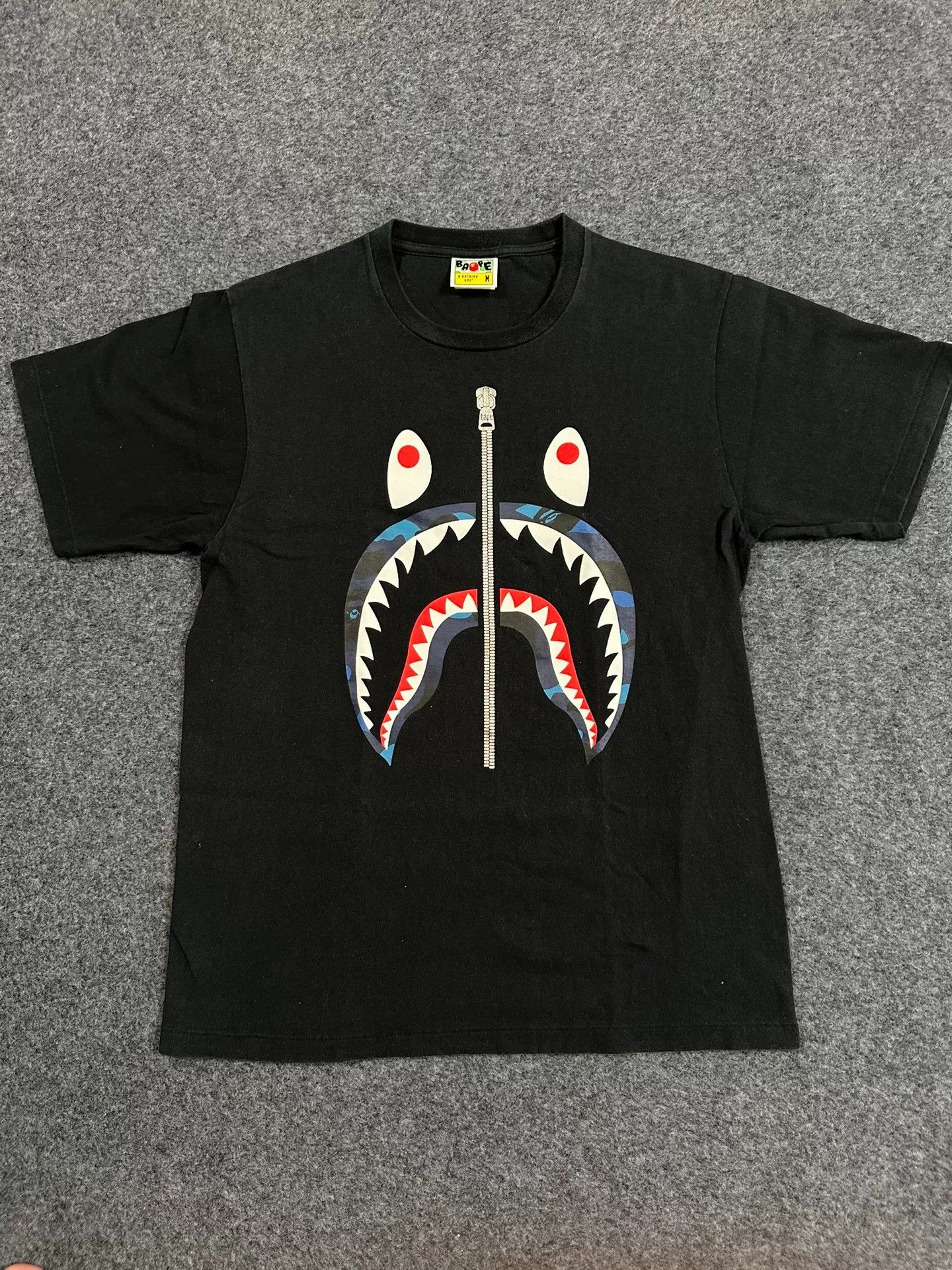 Bape Bape Multi Shark T-Shirt Casual Size US M / EU 48-50 / 2 - 1 Thumbnail