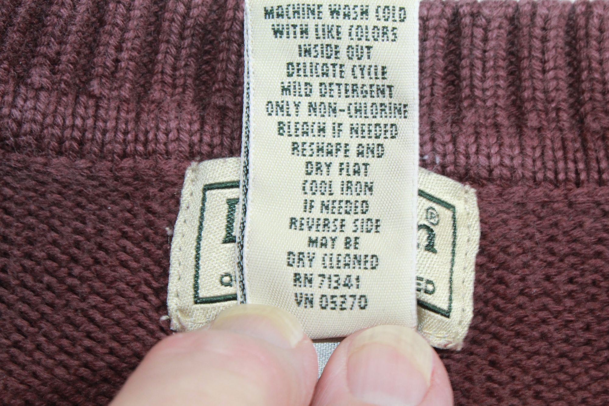 L.L. Bean LL Bean Burgundy Cotton V-Neck Sweater Vest L Retro Size US L / EU 52-54 / 3 - 8 Thumbnail