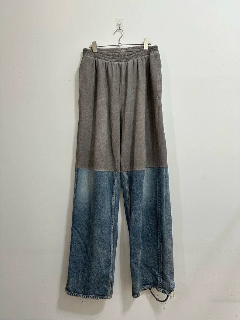 Balenciaga Balenciaga size XS Sweater Paneled Jeans Size US 26 / EU 42 - 1 Thumbnail
