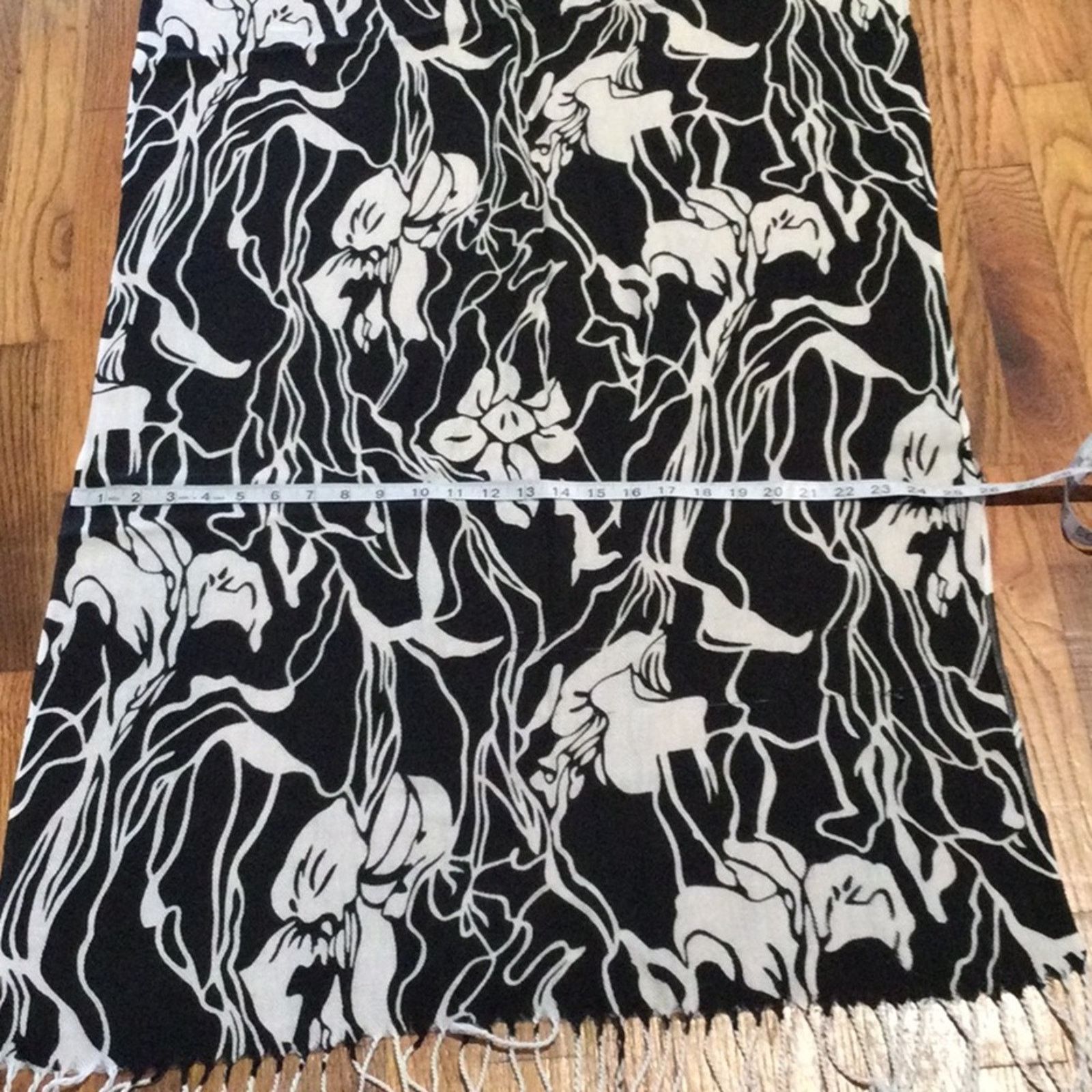 Other Black and White Floral Scarf Wrap w/ Fringe Trim Size ONE SIZE - 8 Thumbnail