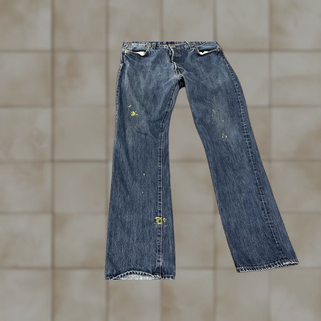 Levi's VINTAGE Levis 501 Jeans Mens 36x34 Blue Straight Leg Button Fly Denim Paint Splatter Size US 36 / EU 52 - 1 Thumbnail