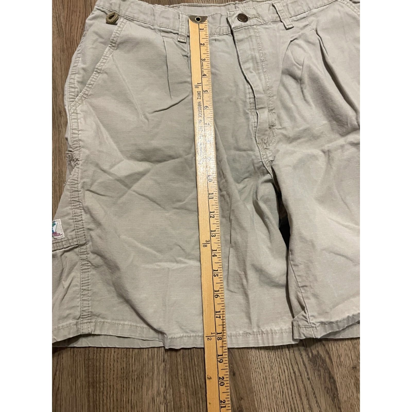 Wrangler Wrangler Shorts Men's 36 Khaki Casual Shorts Flat Front Chino Beige Beige 8 in Inseam Regular Fit Size 36 Summer Fall Spring Vintage: No Mens Size US 36 / EU 52 - 7 Thumbnail