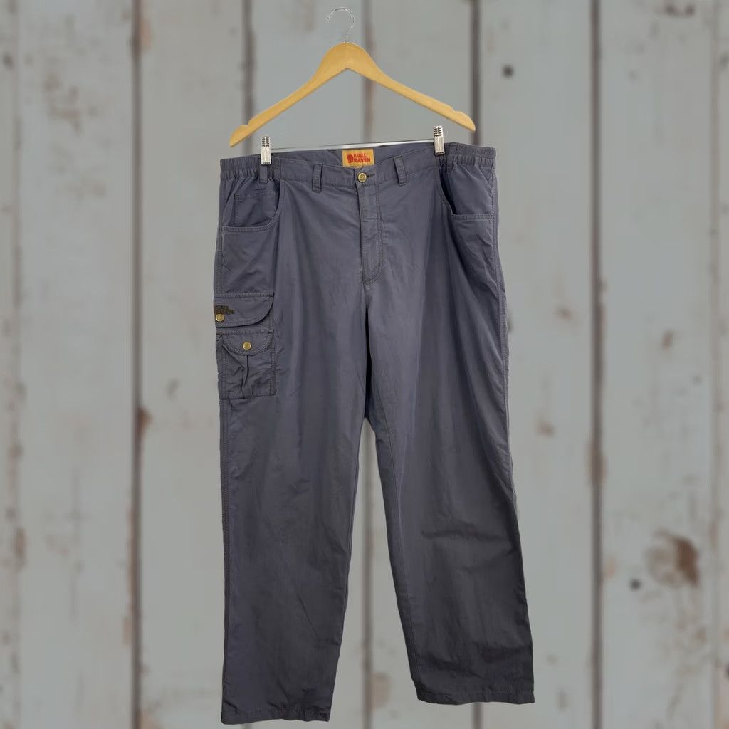 Vintage VINTAGE Fjallraven nylon cargo trekking outdoor pants Men L blue 90s cargo pants blue Mens Size US 33 - 1 Thumbnail