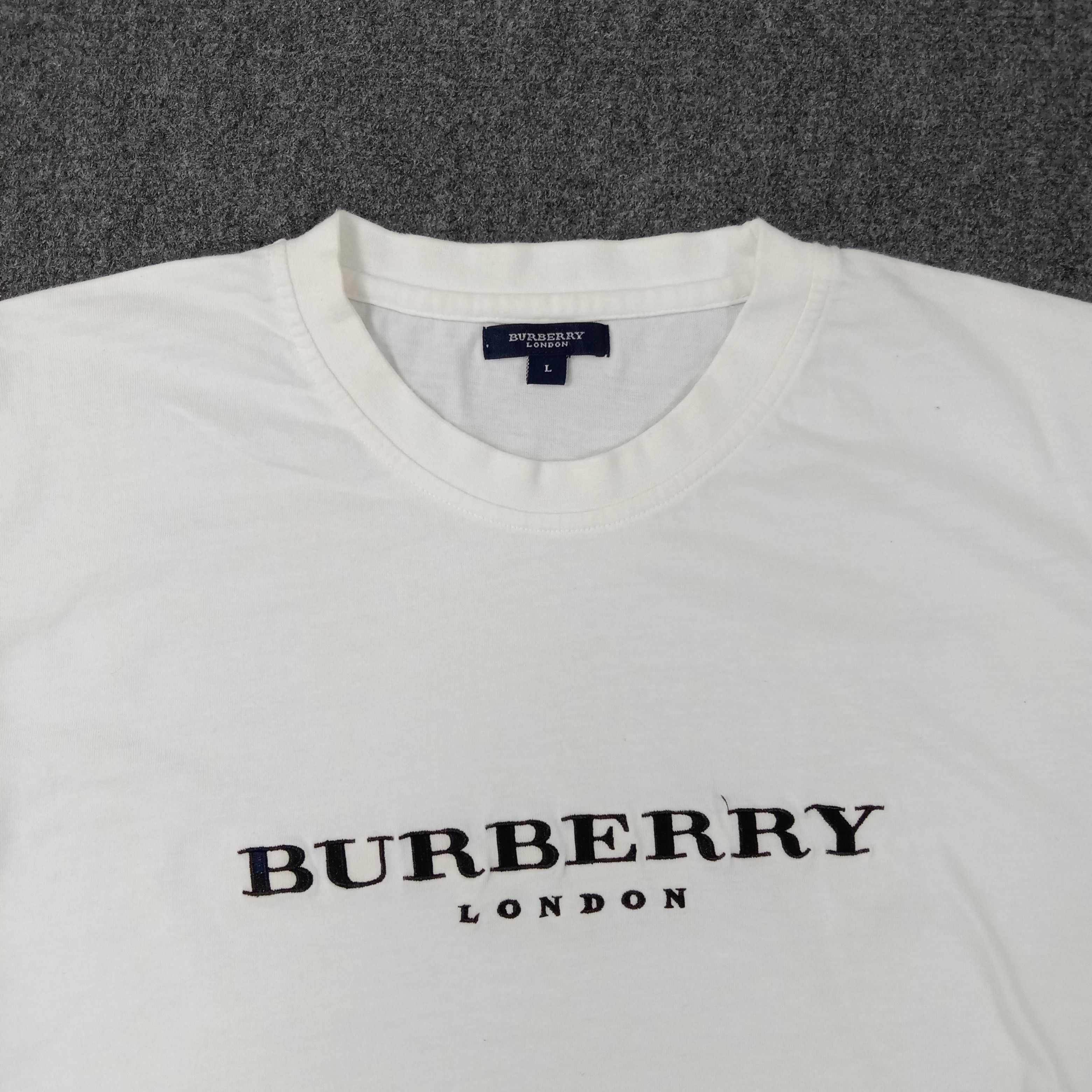 Burberry × Vintage Burberry London Spell Out Designer Tshirt Size US L / EU 52-54 / 3 - 2 Thumbnail