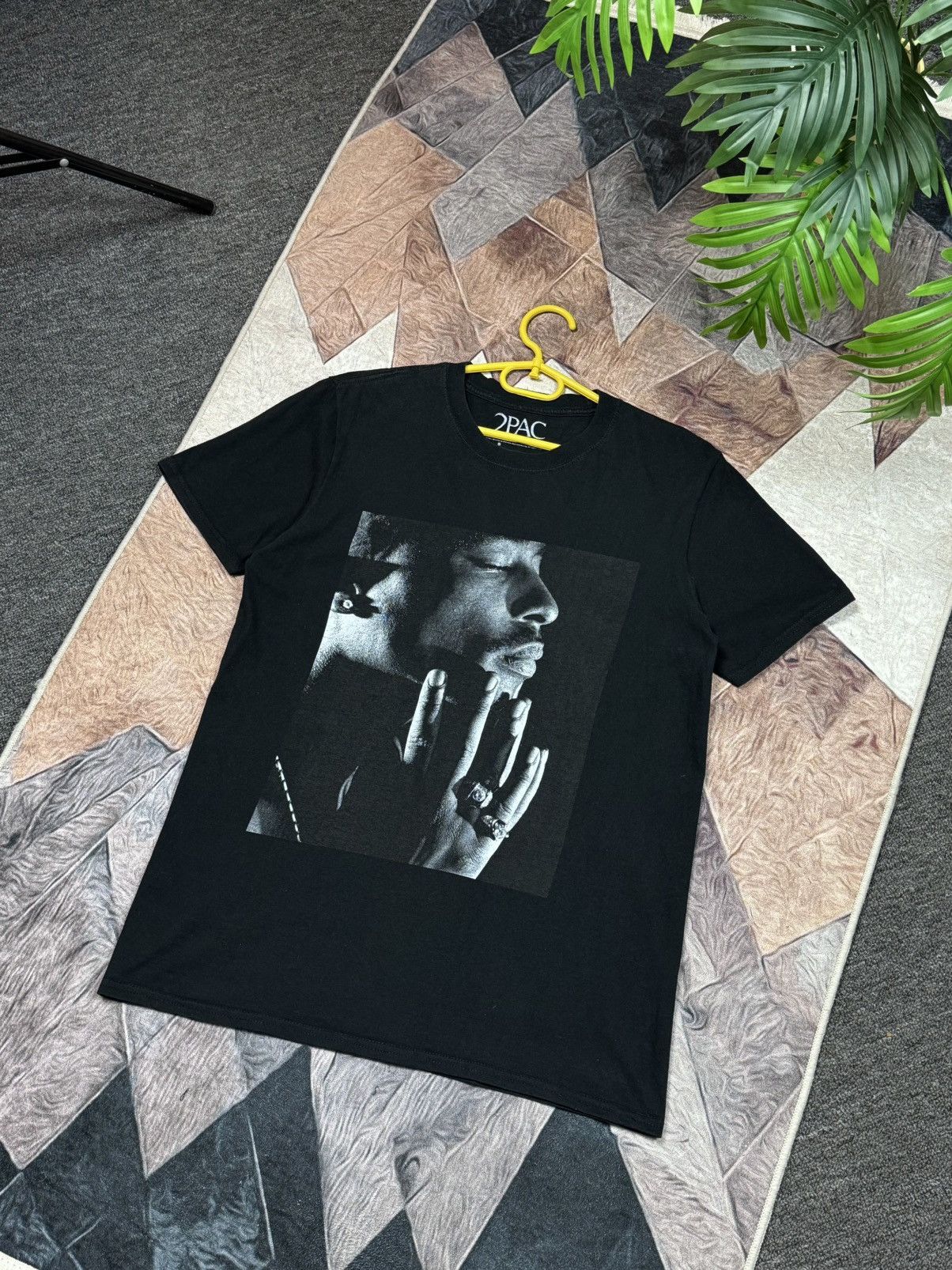Japanese Brand Vintage 2PAC Tupac Shakur Thug Life Rap Hip Hop Tee T-Shirt Size US S / EU 44-46 / 1 - 1 Thumbnail