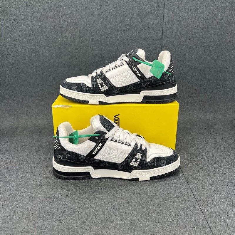 Louis Vuitton Louis Vuitton Low-Top Panda Trainers for All 0079 Size US 9.5 / IT 39.5 - 6 Thumbnail