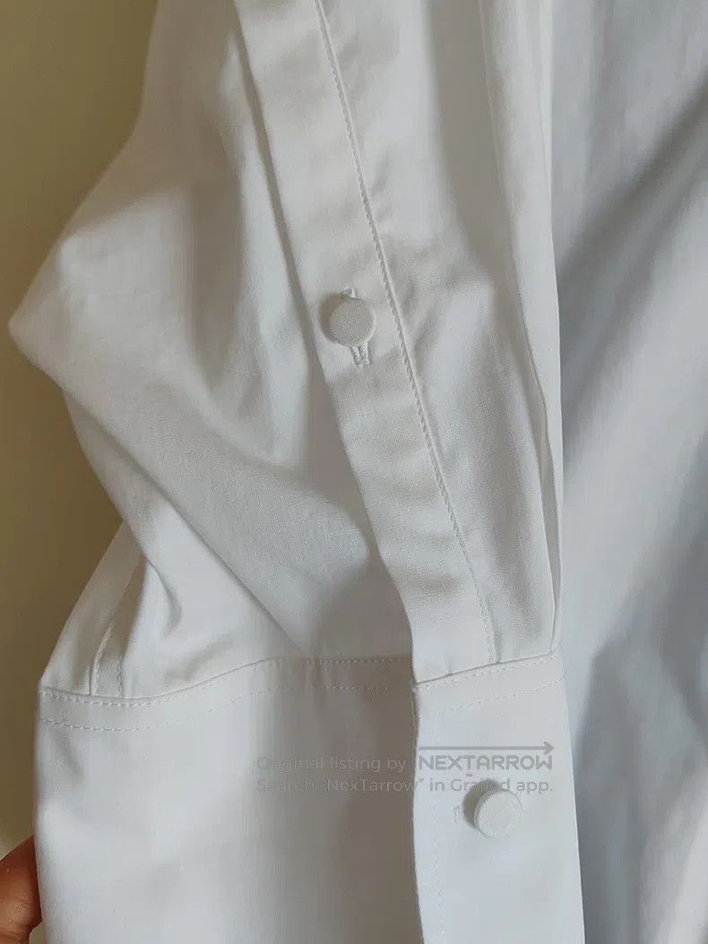 Valentino Valentino The white shirt star is the same style Size XS / US 0-2 / IT 36-38 - 4 Thumbnail