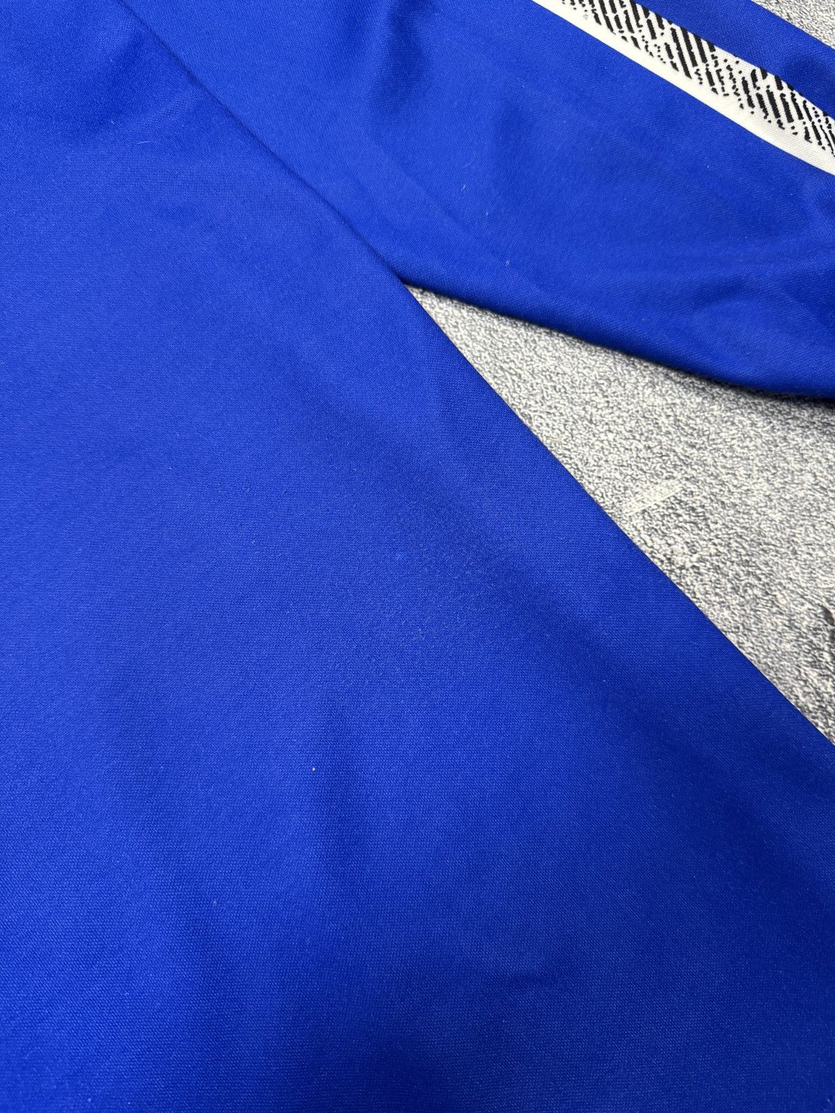 Puma Vintage 90s Puma Lausanne Sports Agip Long sleeve Size US XL / EU 56 / 4 - 17 Thumbnail