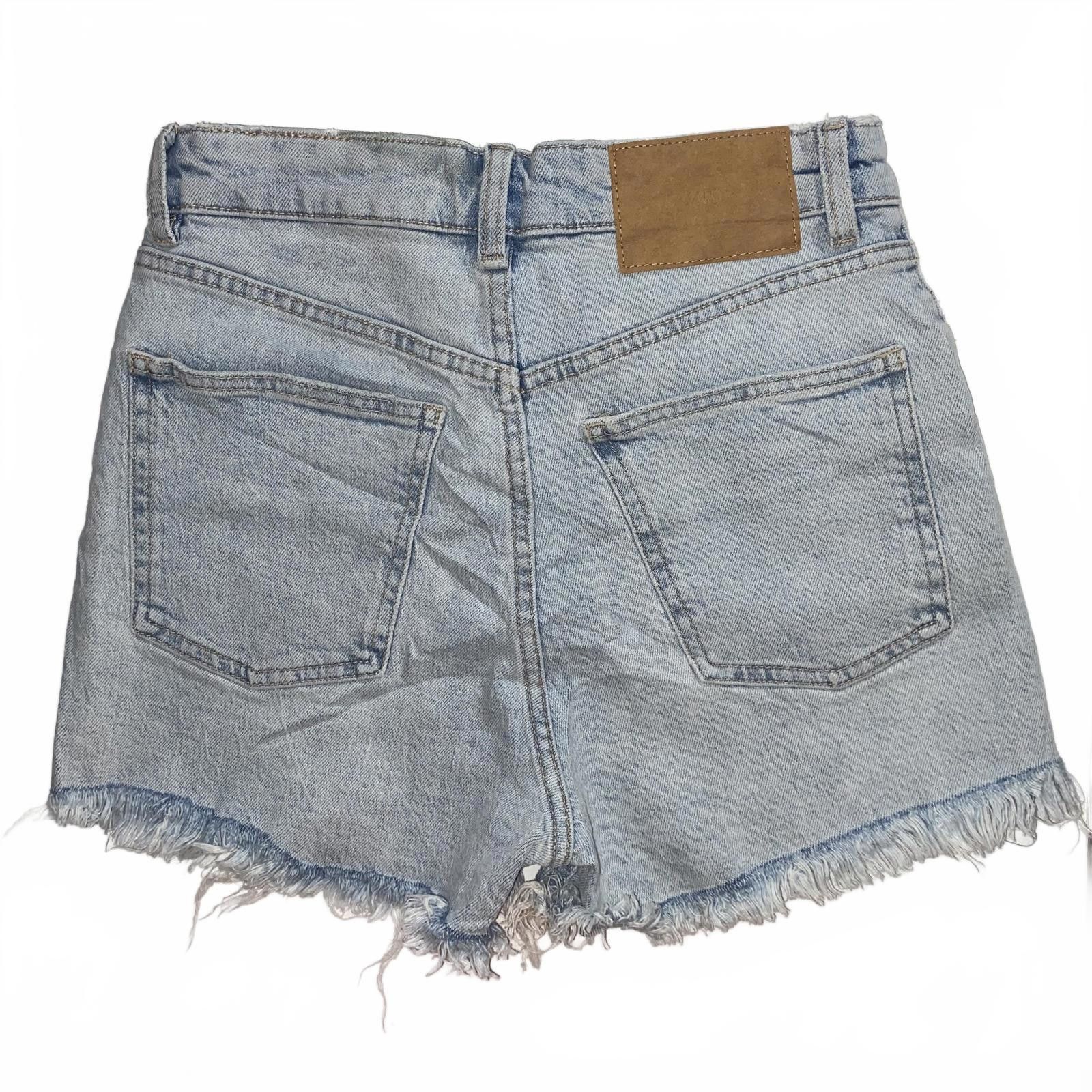 Zara Zara High Waisted Denim Shorts 4 Raw Hem Light Wash Vintage Size 27" / US 4 / IT 40 - 2 Thumbnail
