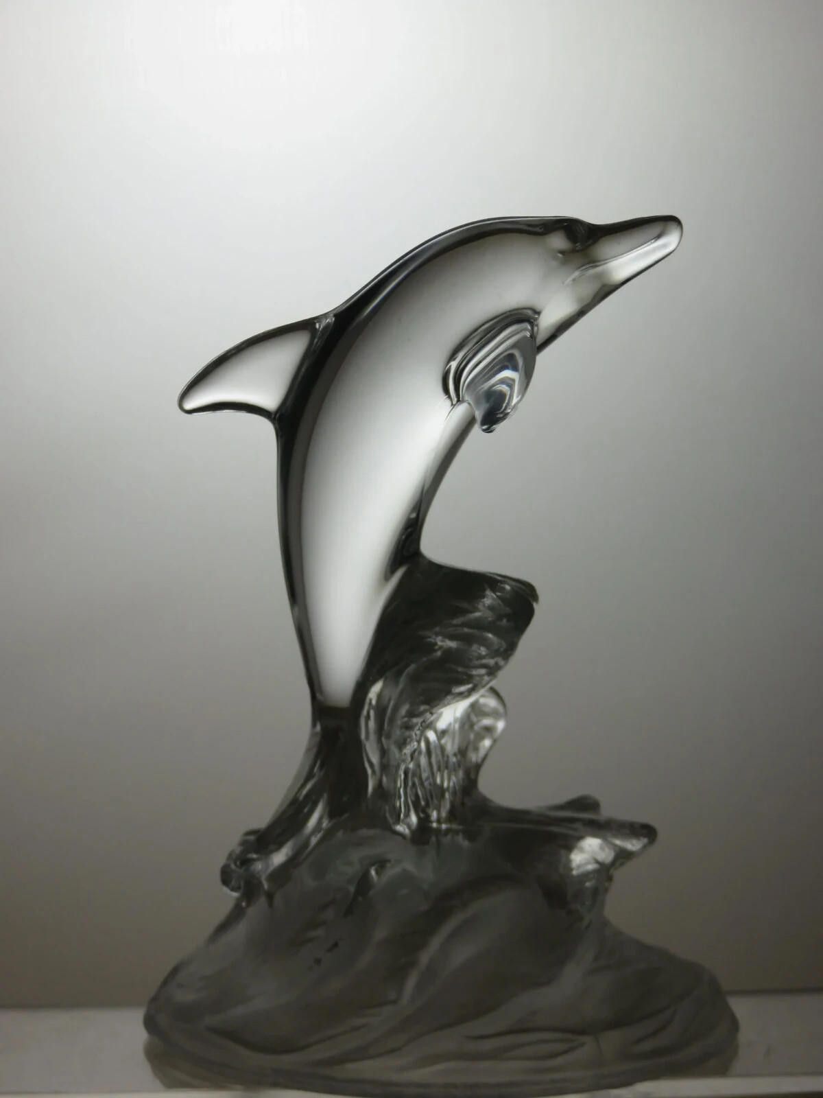 The Unbranded Brand Vintage Italian dolphin on a wave figurine glass sculpture Size ONE SIZE - 1 Thumbnail