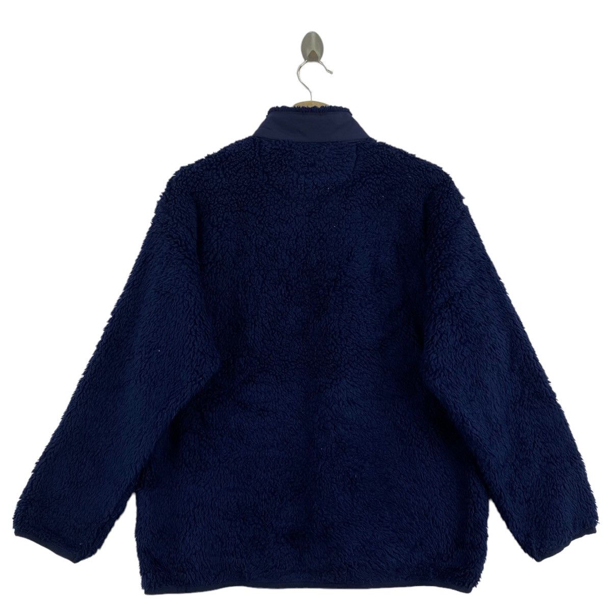 Uniqlo × White Mountaineering WHITE MOUNTAINEERING x UNIQLO Sherpa Fleece Navy Sweatshirt Size US M / EU 48-50 / 2 - 2 Thumbnail