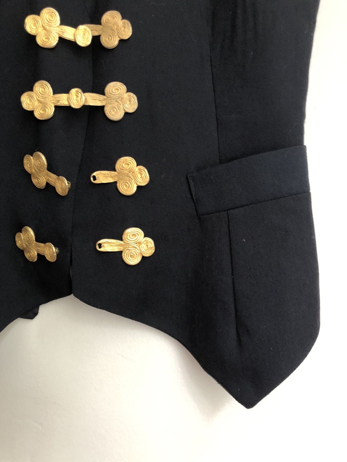 Todd Oldham Todd Oldham Vintage Ornate Gold Metal Clasp Vest Size S / US 4 / IT 40 - 11 Thumbnail