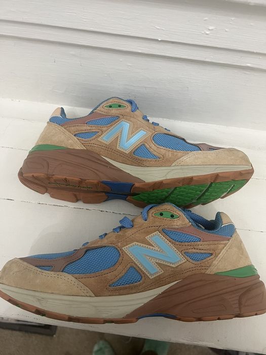 990 v3 outside clothes