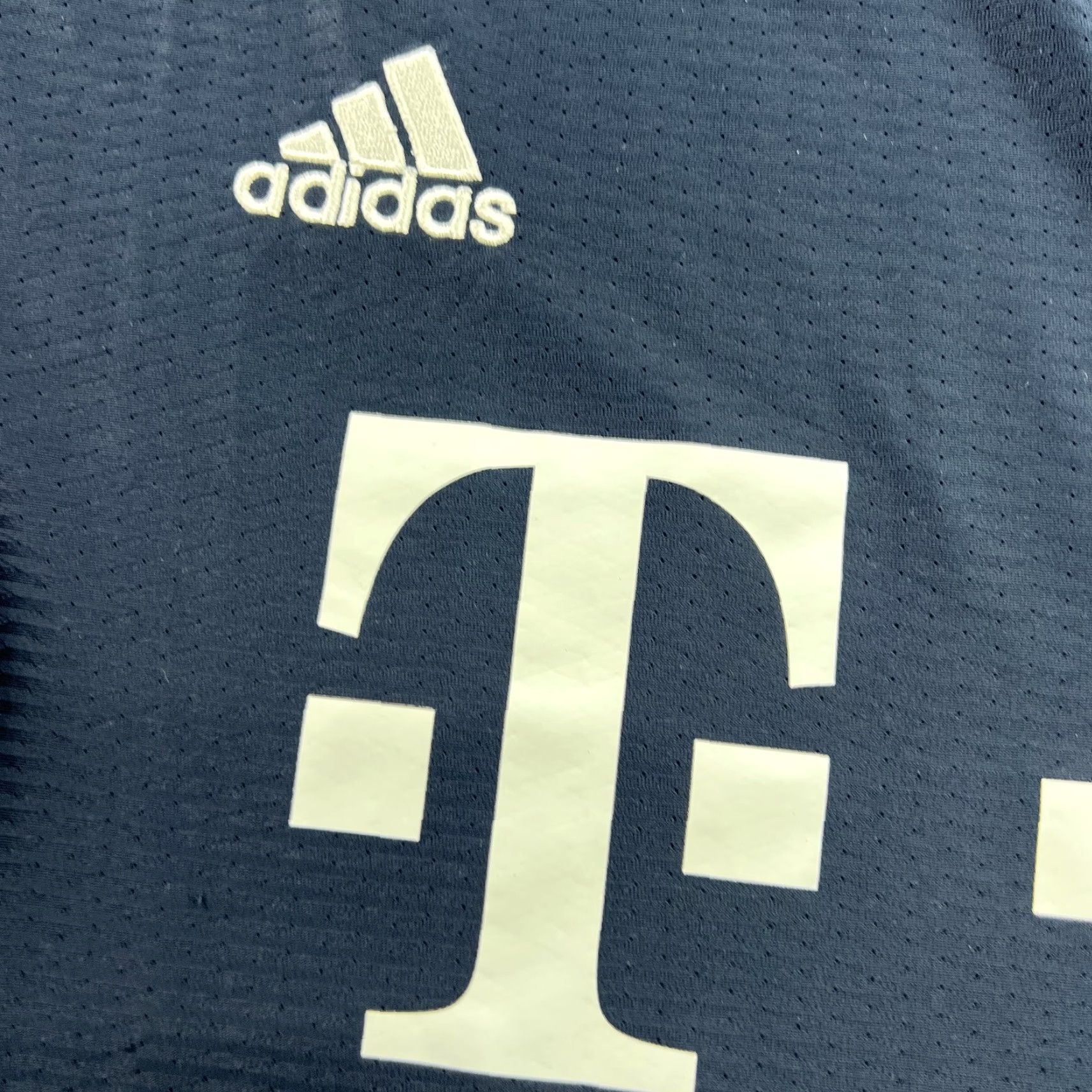 Adidas Bayern Munich 2015 2016 Third Mens Football Jersey Medium Adidas Shirt Shirt Size US M / EU 48-50 / 2 - 6 Thumbnail