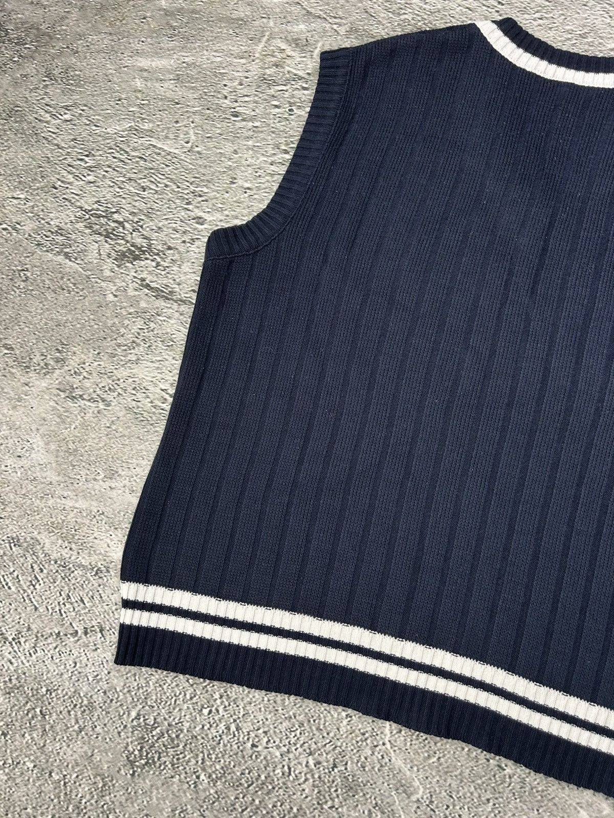 Lacoste Lacoste vintage navy sweater vest small logo Size US L / EU 52-54 / 3 - 8 Thumbnail