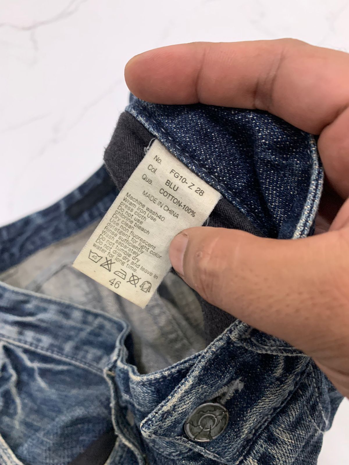 GOSTAR DE FUGA GOSTAR DE FUGA DISTRESSED FLARED JEANS Size US 31 - 20 Thumbnail
