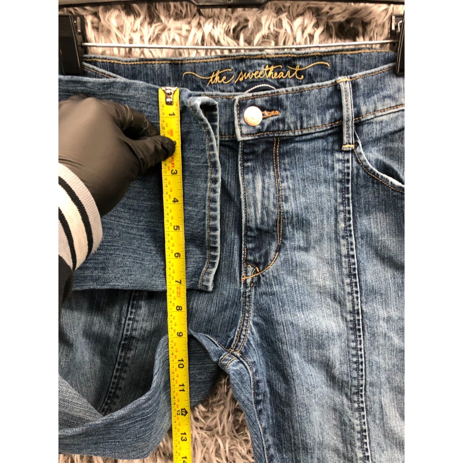 Old Navy Old Navy Sweetheart Jeans Womens Size 12 Mid Rise 32 waist Blue Denim 31 inseam Straight Jeans Size 34" / US 12 / IT 48 - 4 Thumbnail