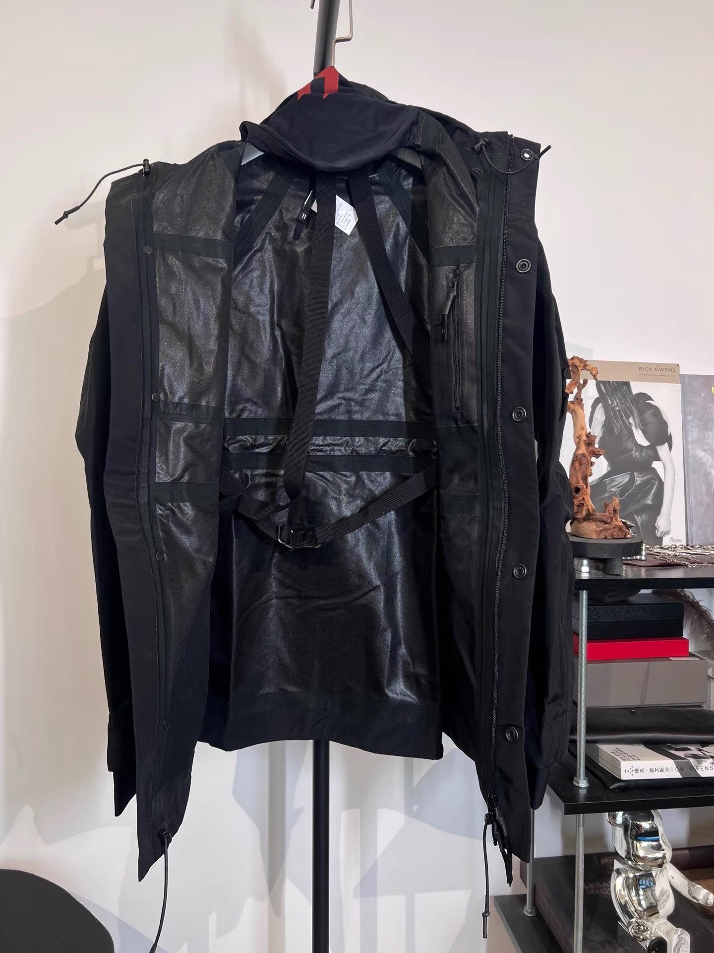 11 By Boris Bidjan Saberi 11by BBS J2C Sealed Print Waterproof Coat K35 Size US M / EU 48-50 / 2 - 3 Thumbnail