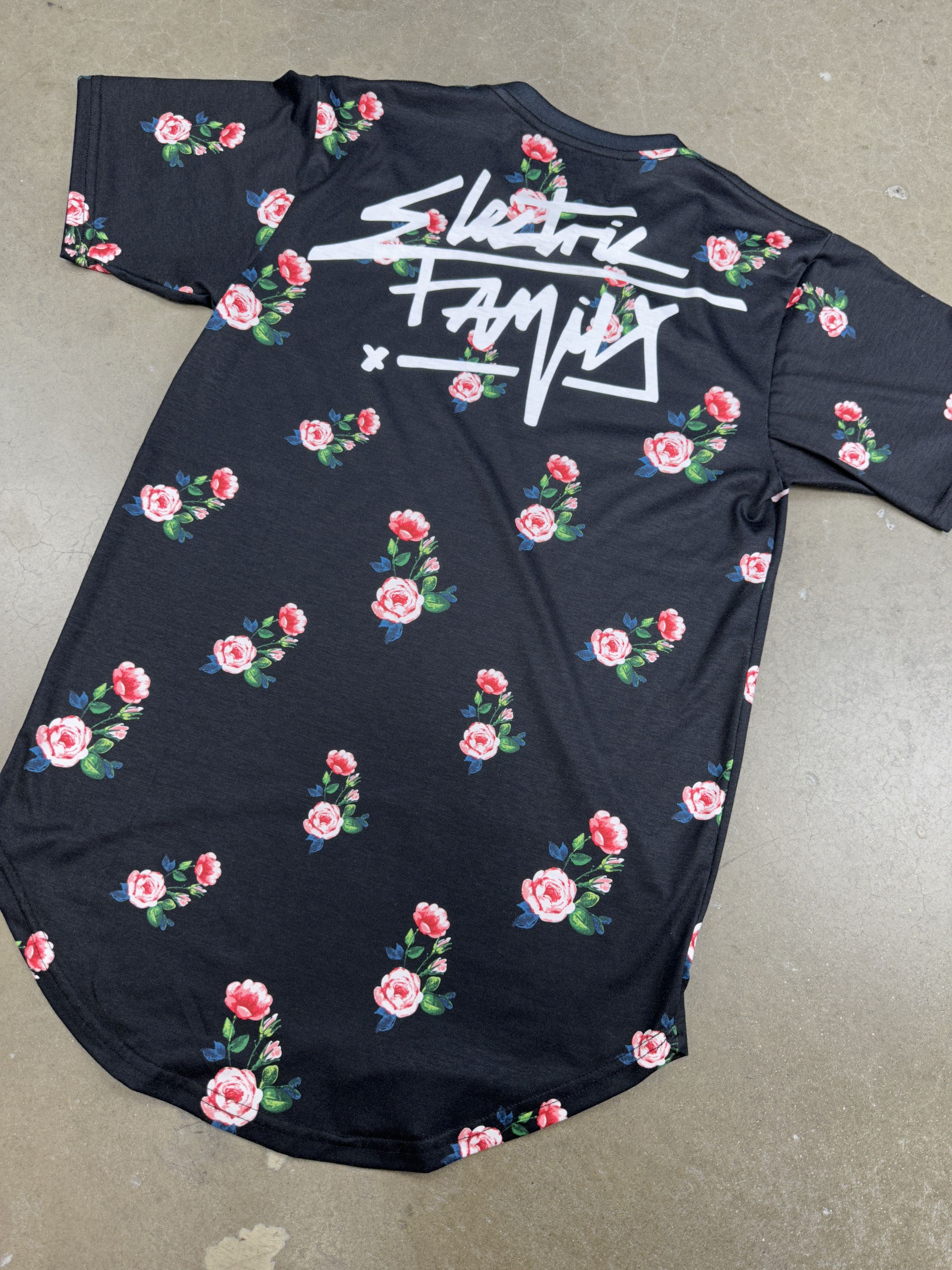 Other ELECTRIC FAMILY ROSES TEE - M Size US M / EU 48-50 / 2 - 4 Thumbnail