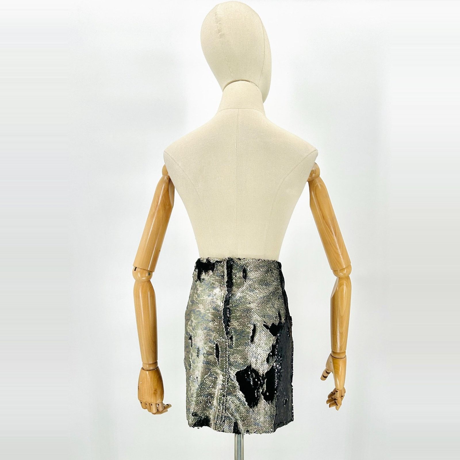 Free People Free People FP One Silver Black Reversible Sequin Mini Skirt Size 30" / US 8 / IT 44 - 4 Thumbnail