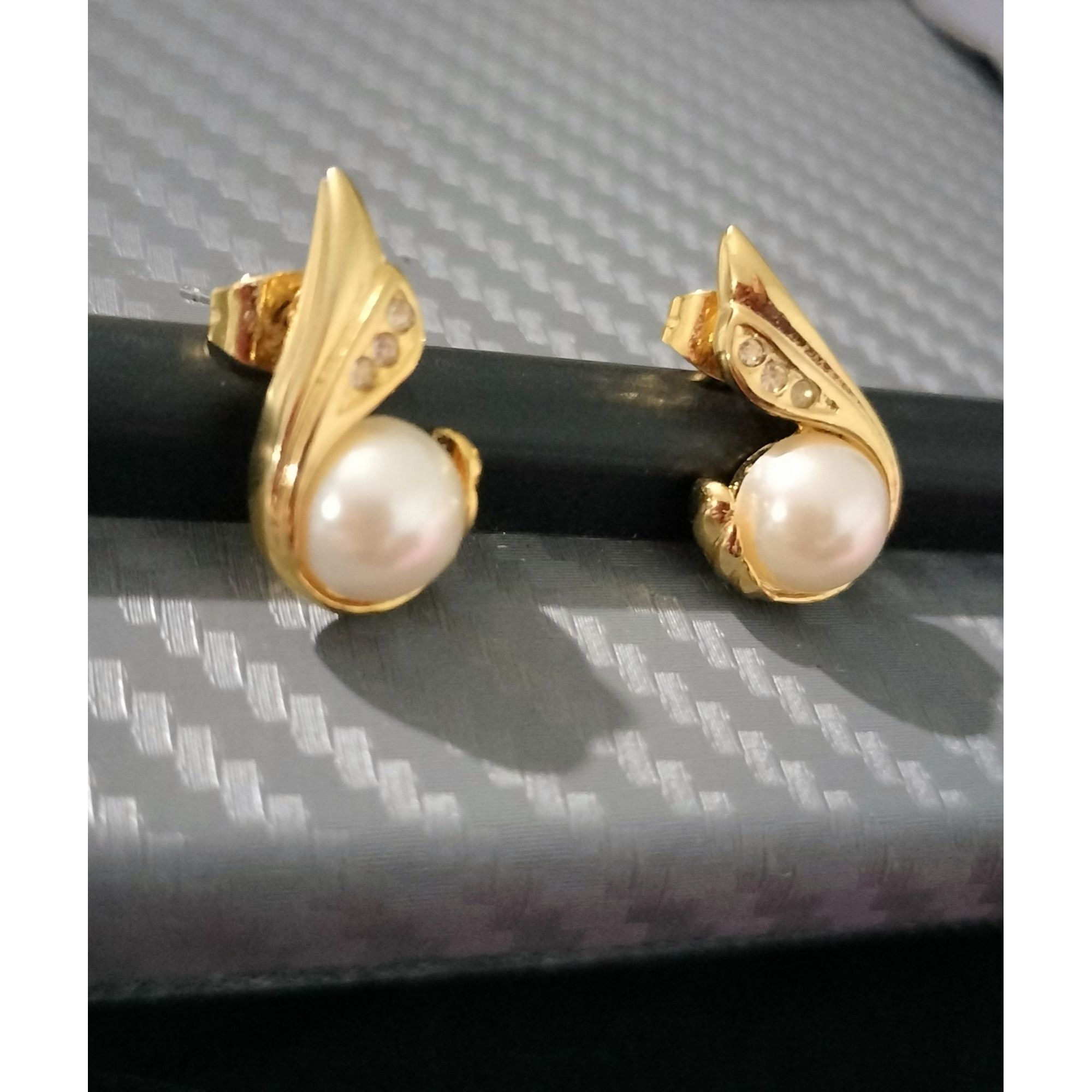 Other Gold Tone Swan Faux Pearl Stud Earrings Glass Rhinestones Je Size ONE SIZE - 11 Thumbnail