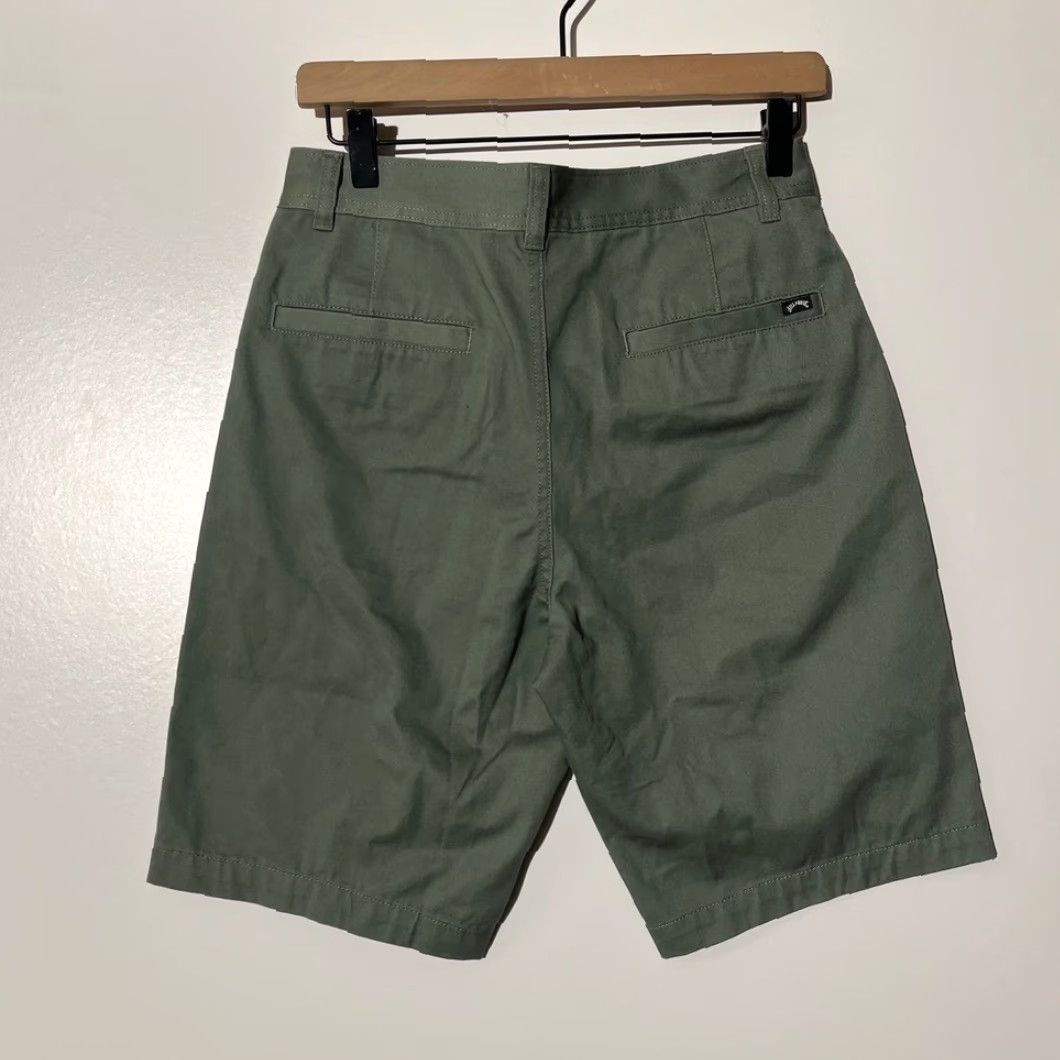 Billabong Billabong Mens Hybrid Chino Shorts Green 28 Casual Regular Waist 28 Cotton Blend Logo Pocket Slash Pocket Zip Front 10-12 Rise Vintage? No Size US 28 / EU 44 - 3 Thumbnail