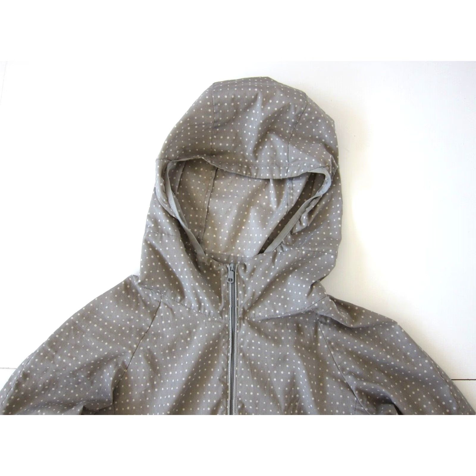 Uniqlo Uniqlo Jacket Women Small Windbreaker Full Zip Hooded Lightweight Grey White Polka Dot 100% Polyester Activewear Size S / US 4 / IT 40 - 4 Thumbnail
