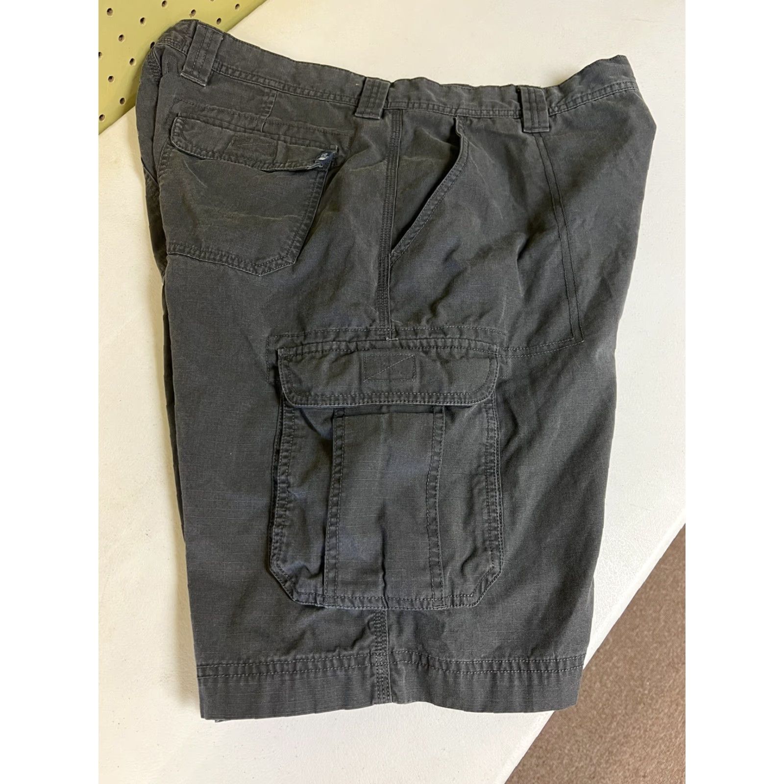 The North Face The North Face Mens 36 Gray Cotton Ripstop Cargo 10” Shorts Flat Front Regular Cargo Pockets Outdoor Shoes/Clothes? Size US 36 / EU 52 - 4 Thumbnail