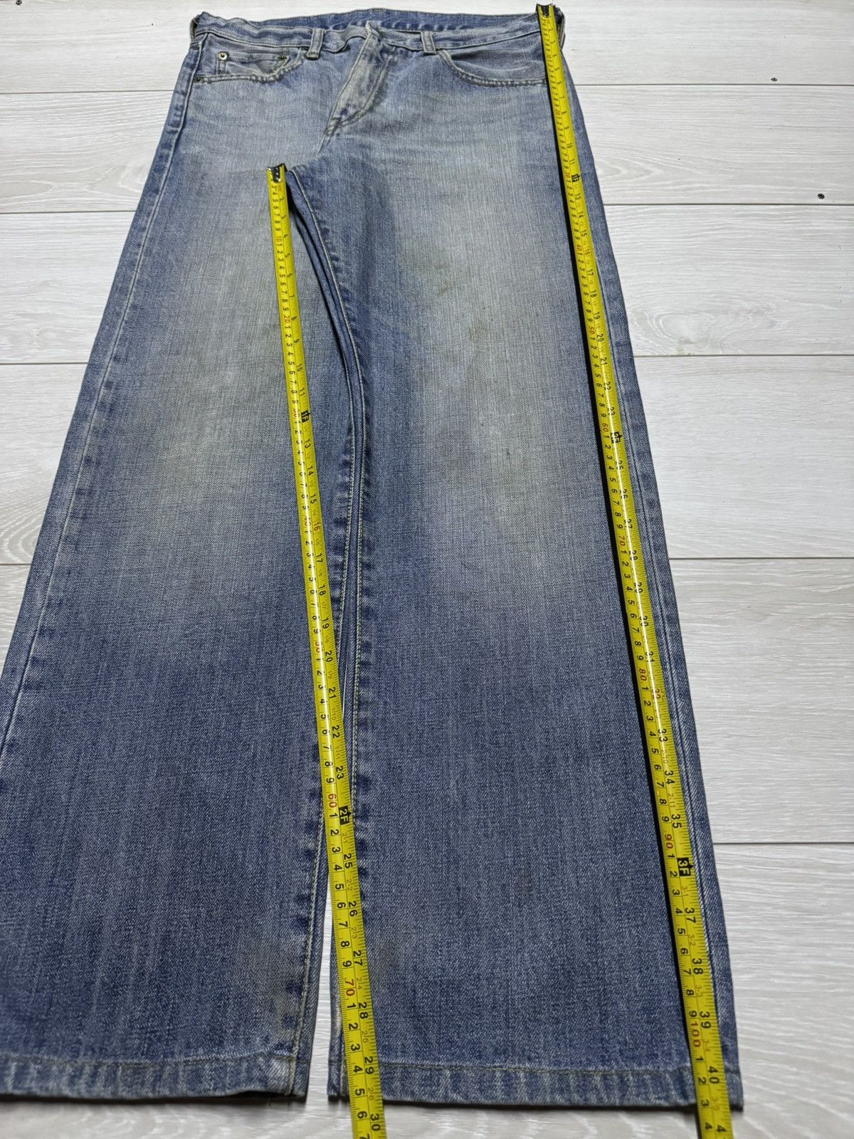 Uniqlo Vintage Japanese Brand Uniqlo Ring Light Wash Loose Jeans Size US 31 - 15 Thumbnail