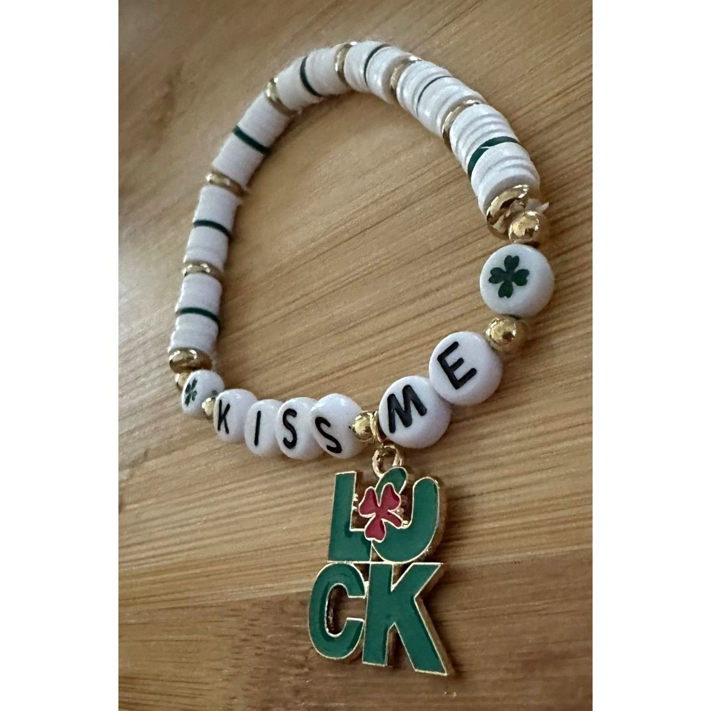 Handmade St Patricks Day Bracelet New Puka Beads Lucky Kiss Me Size ONE SIZE - 8 Thumbnail