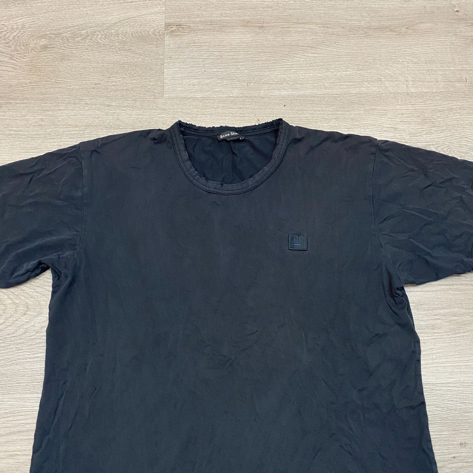 Acne Studios Acne Studios Nash Face Logo Shirt Men's Large Minimalist Size US L / EU 52-54 / 3 - 2 Thumbnail