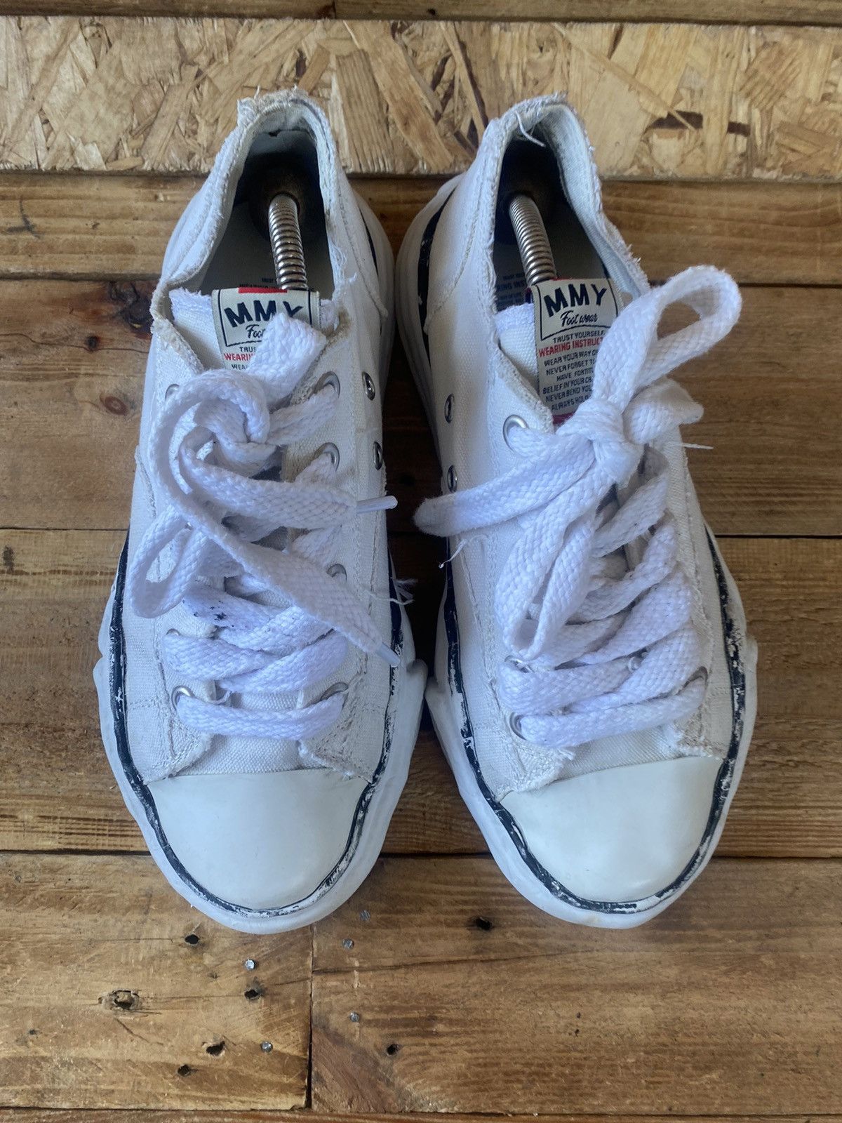 Maison MIHARA YASUHIRO Maison mihara yasuhiro white low-too canvas sneakers sz 41 Size US 8 / EU 41 - 2 Thumbnail