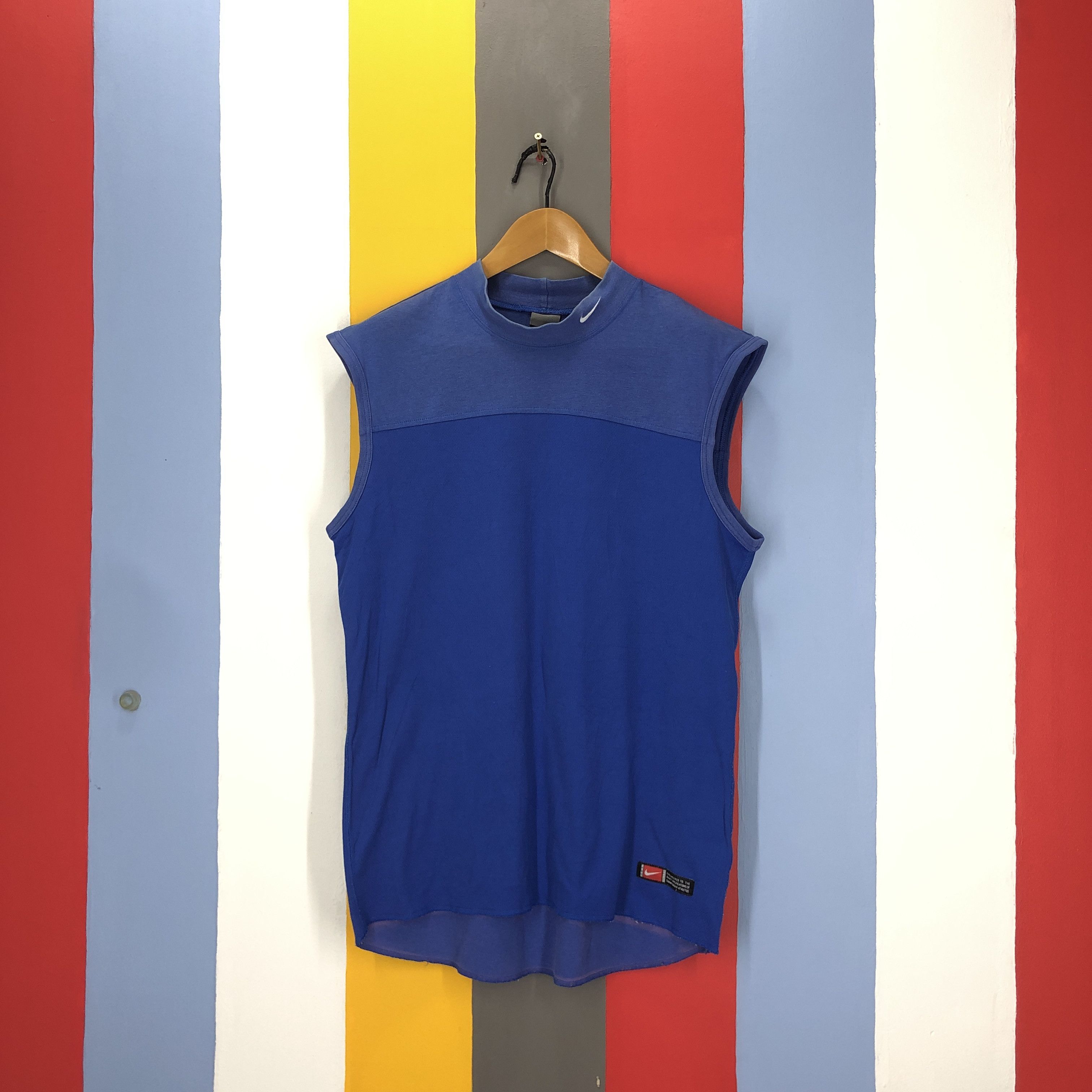 Nike Y2K Vintage NIKE TEAM SPORT Sleeveless T Shirt #1578/01 Size US M / EU 48-50 / 2 - 1 Thumbnail
