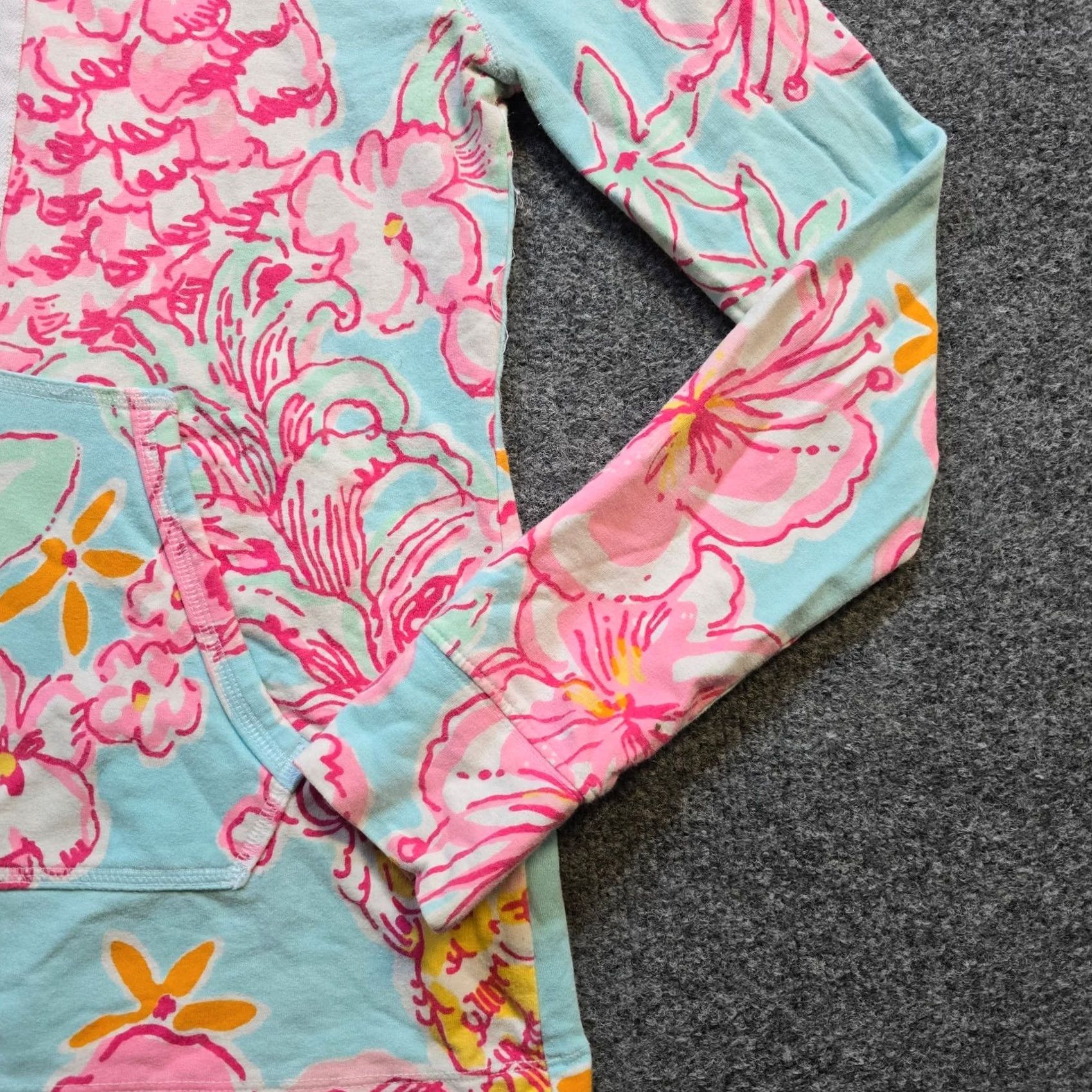 Lilly Pulitzer Lilly Pulitzer Top Womens XS Blue Lolita Breakwater Floral 1/4 Zip Popover Shirt Womens XS Blue Floral 1/4 Zip Popover Size XS / US 0-2 / IT 36-38 - 5 Thumbnail