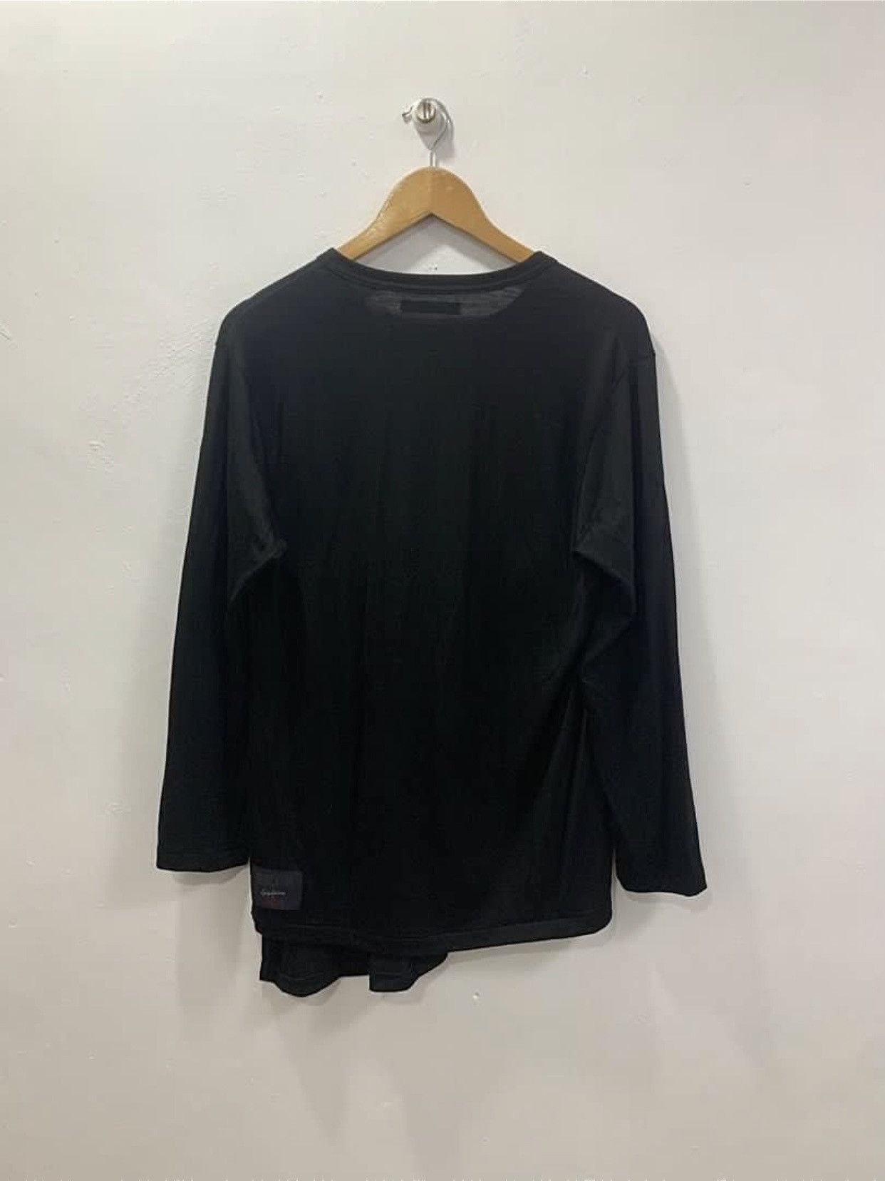Yohji Yamamoto YOHJI YAMAMOTO REGULATION MEN ASYMMETRICAL LONGSLEEVE TOP Size US S / EU 44-46 / 1 - 8 Thumbnail