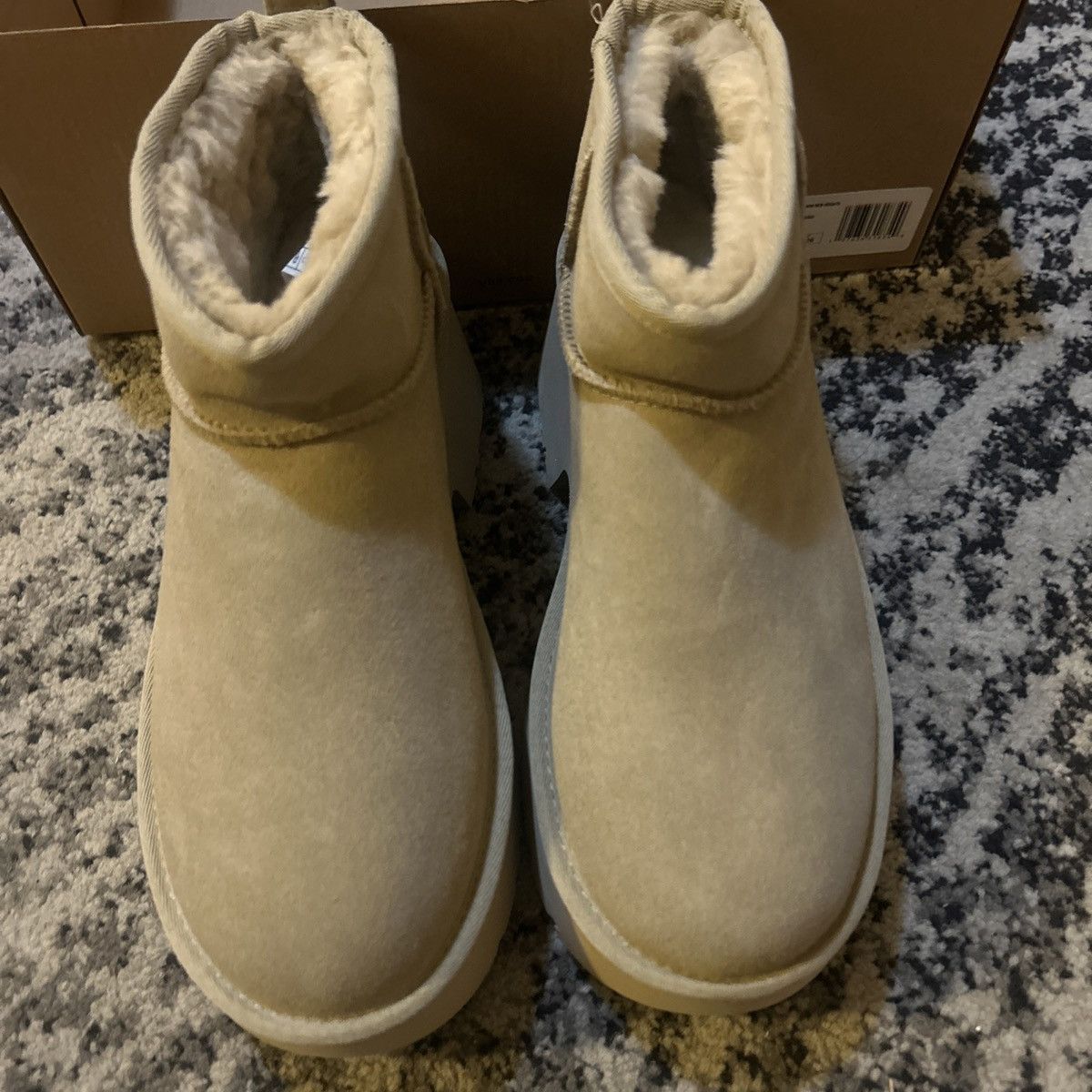 Ugg UGG Classic Ultra Mini New Heights Platform Boot MDSD Size US 9 / IT 39 - 6 Thumbnail
