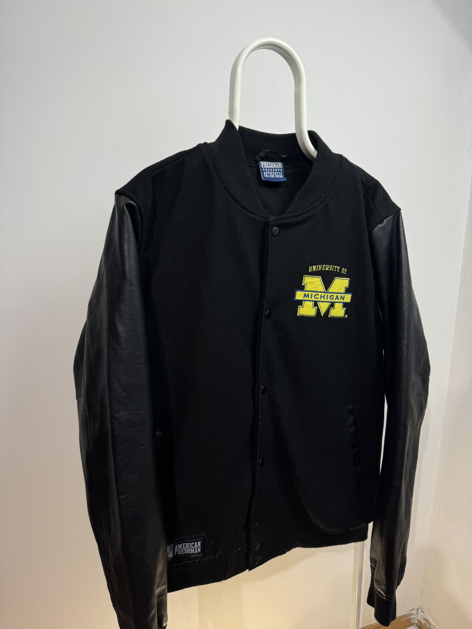 Vintage Black Bomber Jacket University of Michigan y2k 90s usa uk Size US L / EU 52-54 / 3 - 6 Thumbnail
