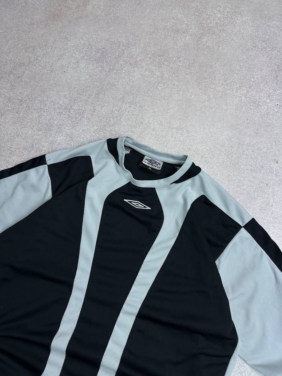 Umbro Vintage 90s Umbro Blockcore Rare T-shirt XL Size US XL / EU 56 / 4 - 2 Thumbnail