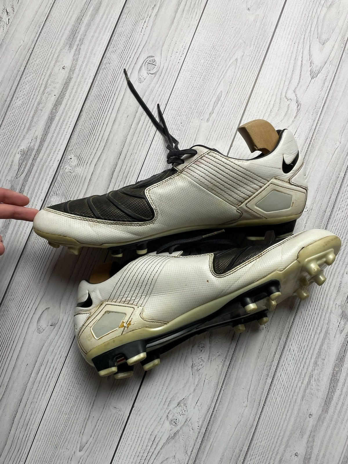 Nike × Vintage Vintage Nike total 90 boots white soccer boots Size US13 Size US 13 / EU 46 - 6 Thumbnail
