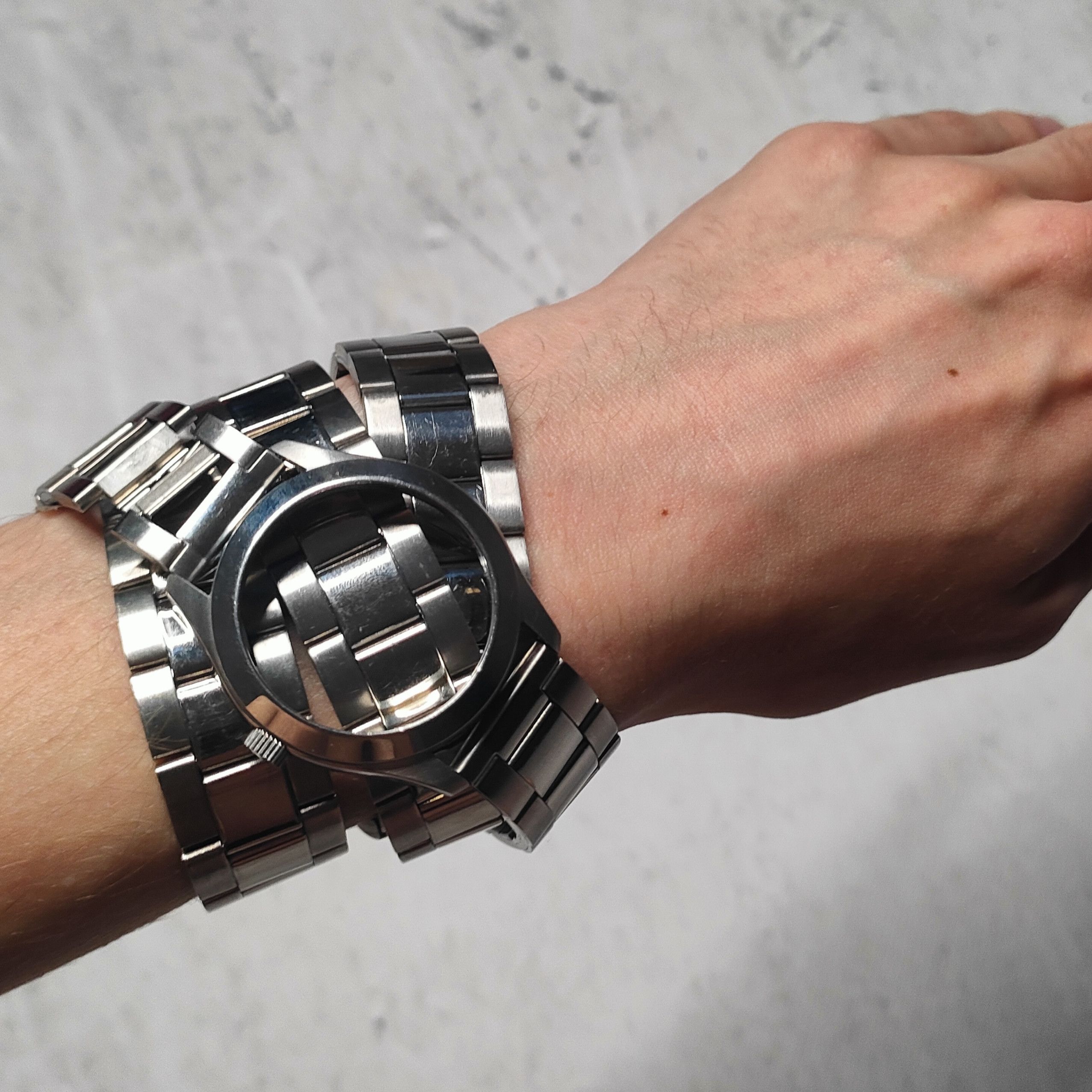 H&M × Maison Margiela Maison margiela x H&M faceless watch bracelet belt steel Size ONE SIZE - 9 Thumbnail