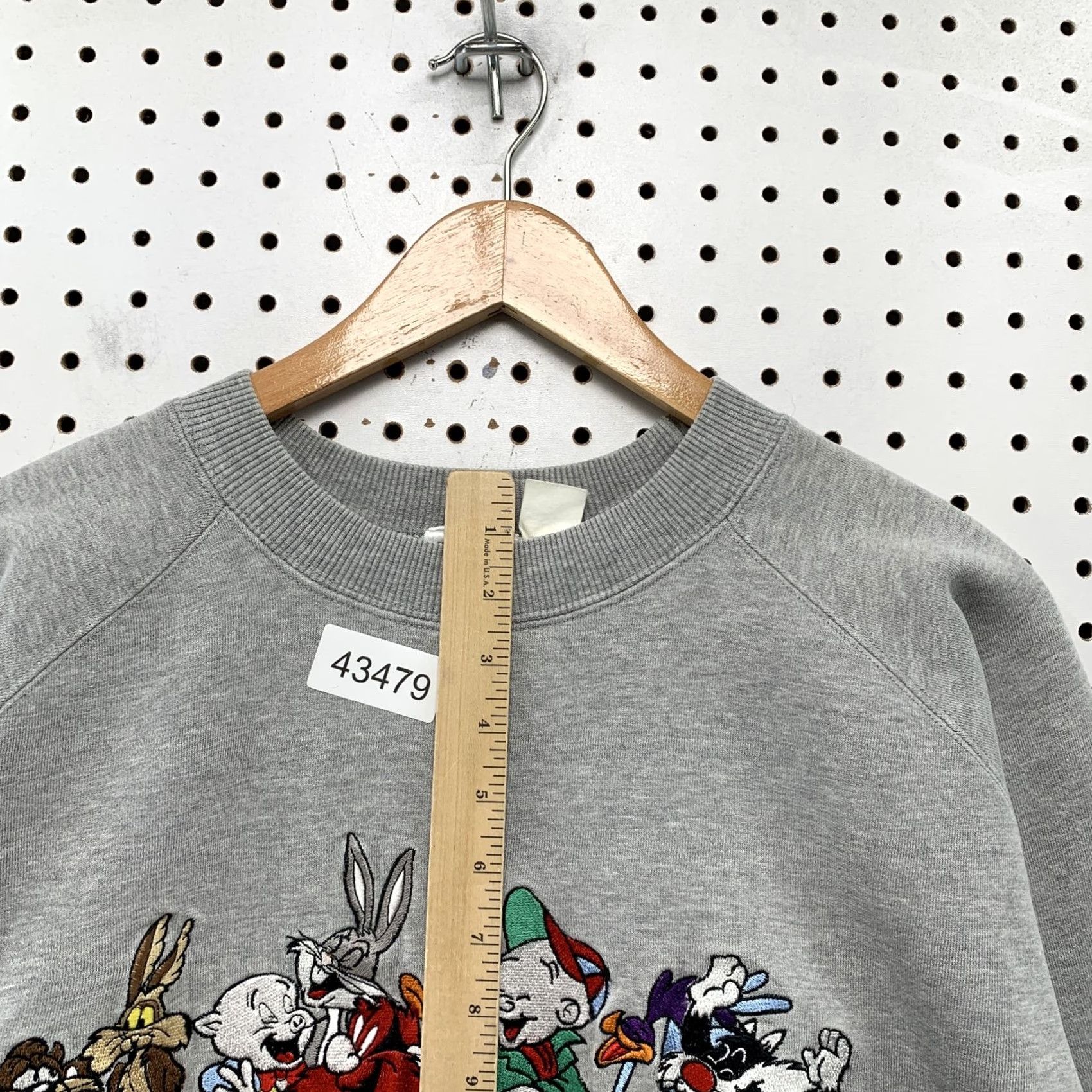 Vintage ACME Loone Toons Sweatshirt Mens Large Embroidered Bugs Sylvester Pullover Gray Cotton Fleece Crew Neck Graphic Print Vintage Size US L / EU 52-54 / 3 - 7 Thumbnail