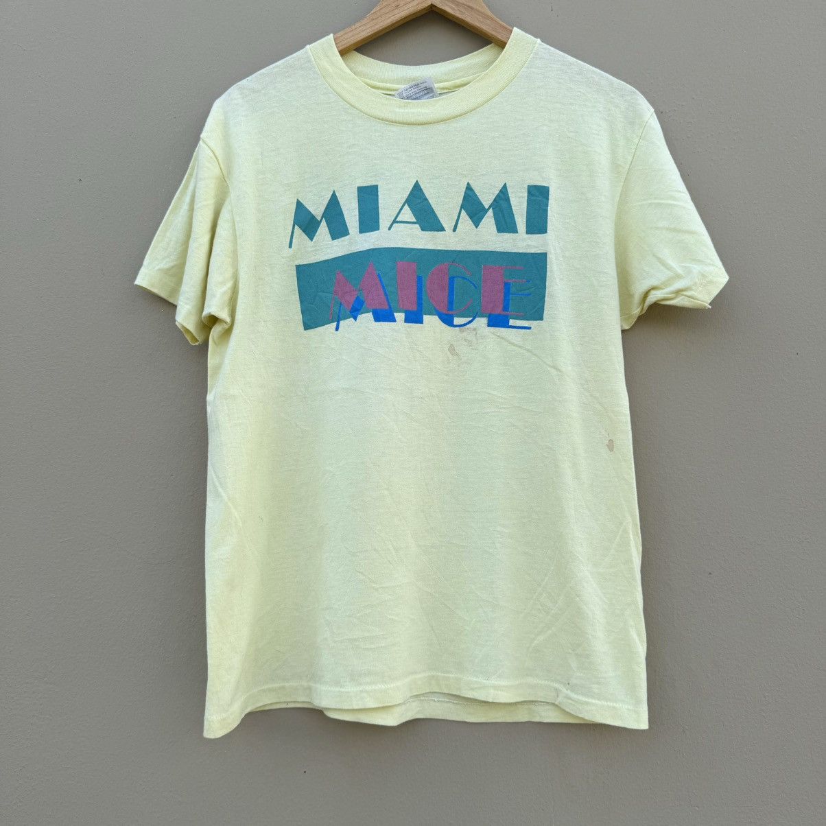 Vintage Vintage miami mice 90s tee Size US L / EU 52-54 / 3 - 1 Thumbnail